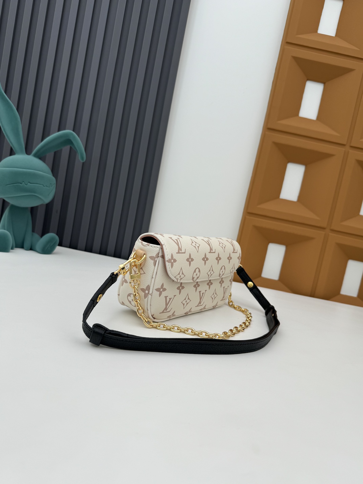 Louis Vuitton Wallet On Chain Ivy M83091 - Image 2