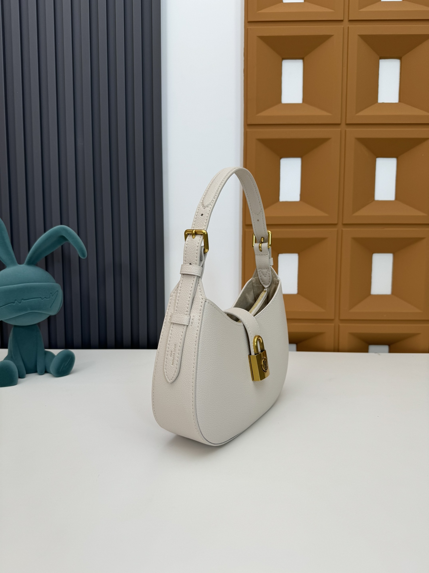 Louis Vuitton Low Key Shoulder Bag M24611 M24885 M24990 - Image 2