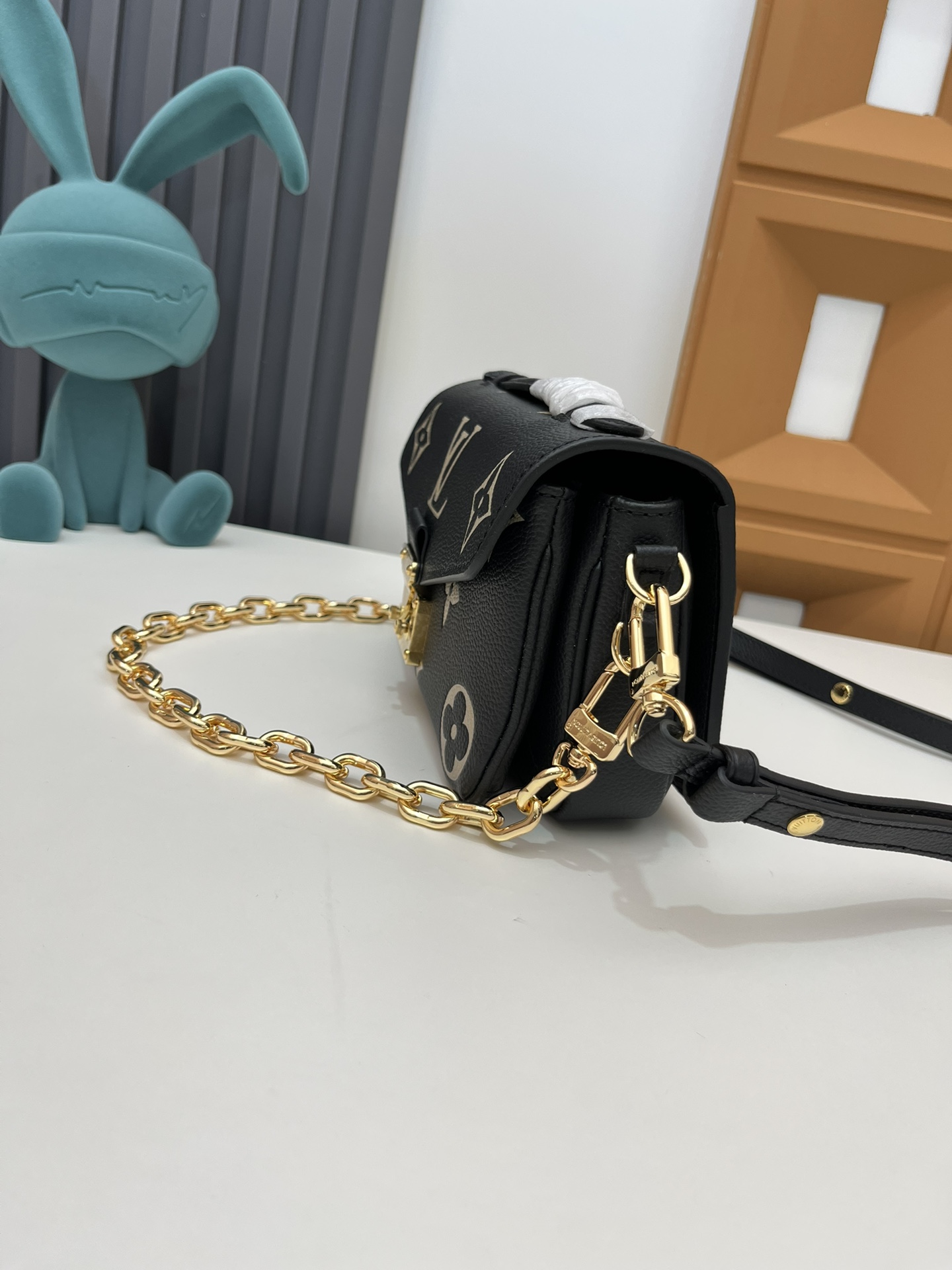 Louis Vuitton Pochette Metis East West Monogram Empreinte Leather Handbag - Image 2