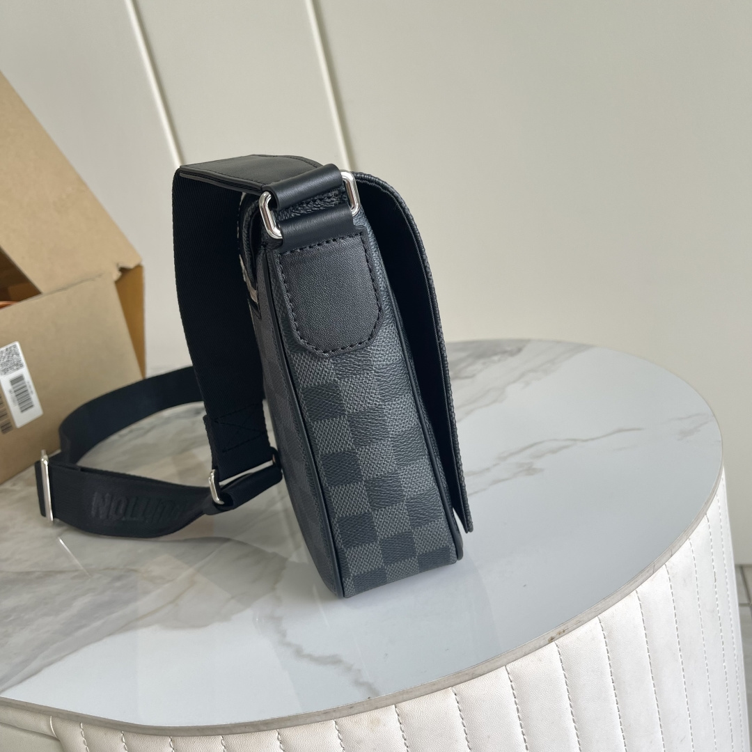 Louis Vuitton District Small Messenger Bag in Damier Graphite - Image 2