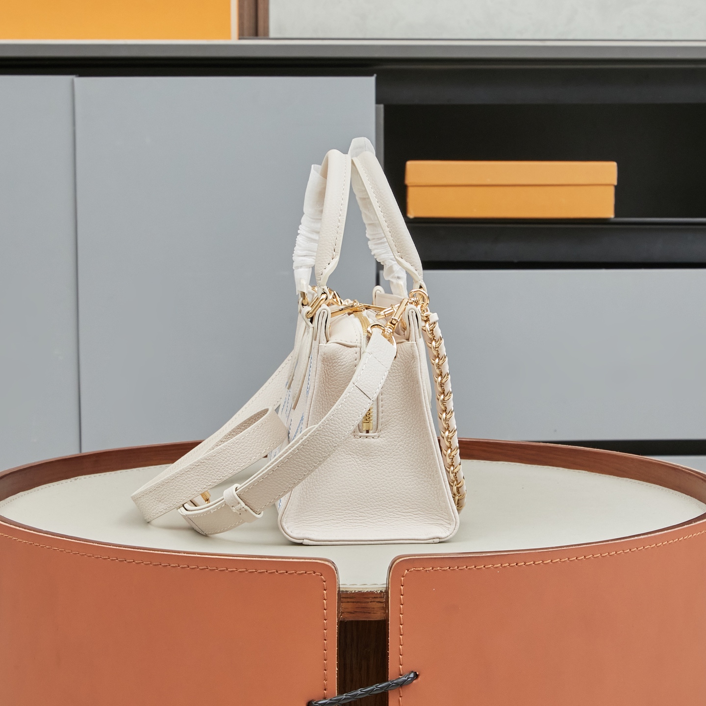 Louis Vuitton OnTheGo East West Handbag in White Embroidered Monogram Empreinte Leather - Image 2