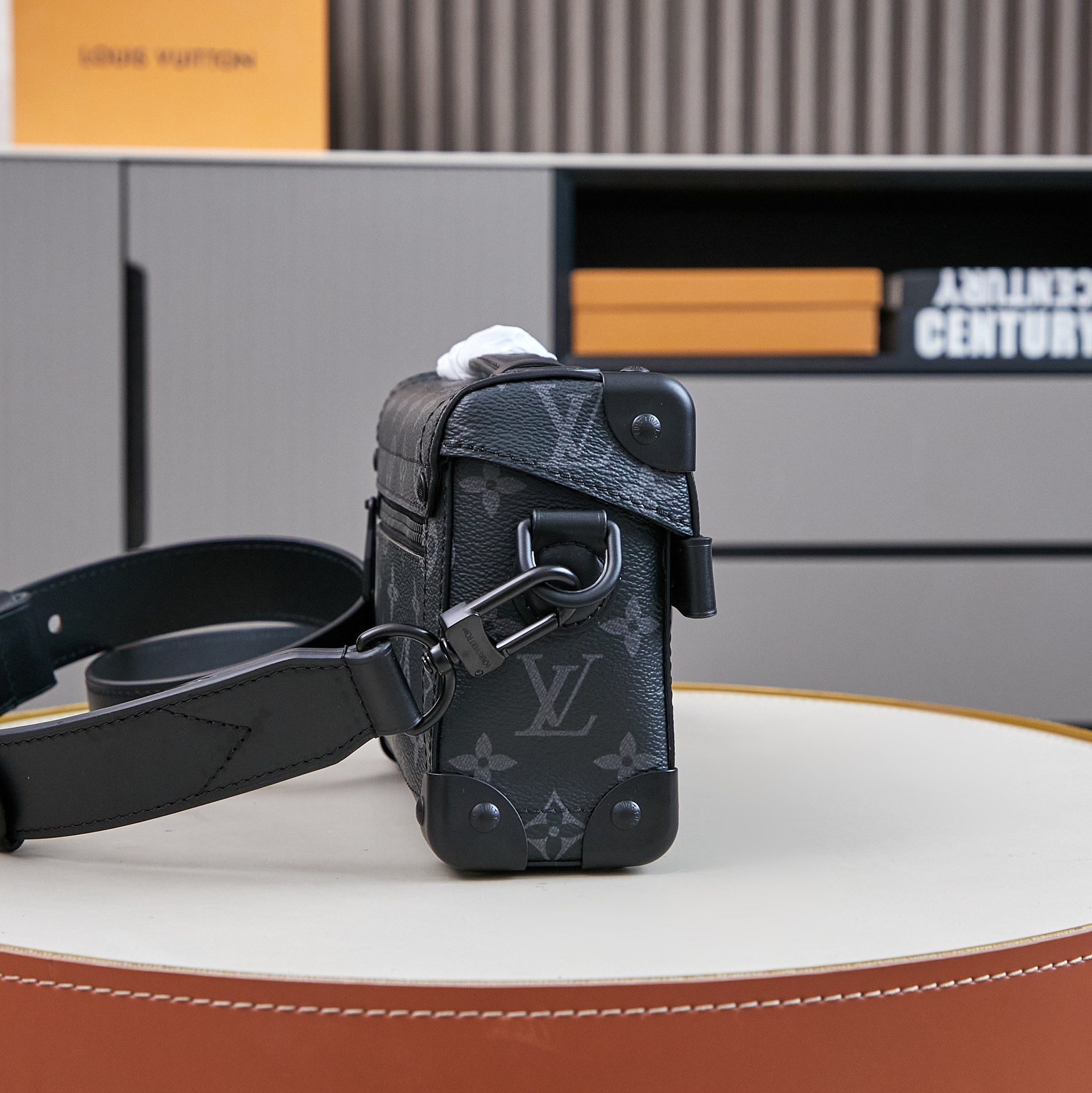 Louis Vuitton Soul Trunk Handbag - Image 2