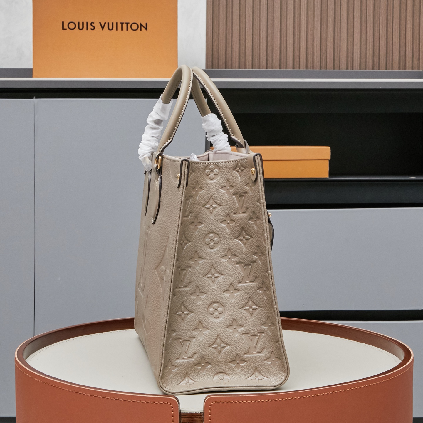 Louis Vuitton OnTheGo MM Monogram Empreinte Tote Bag - Image 2