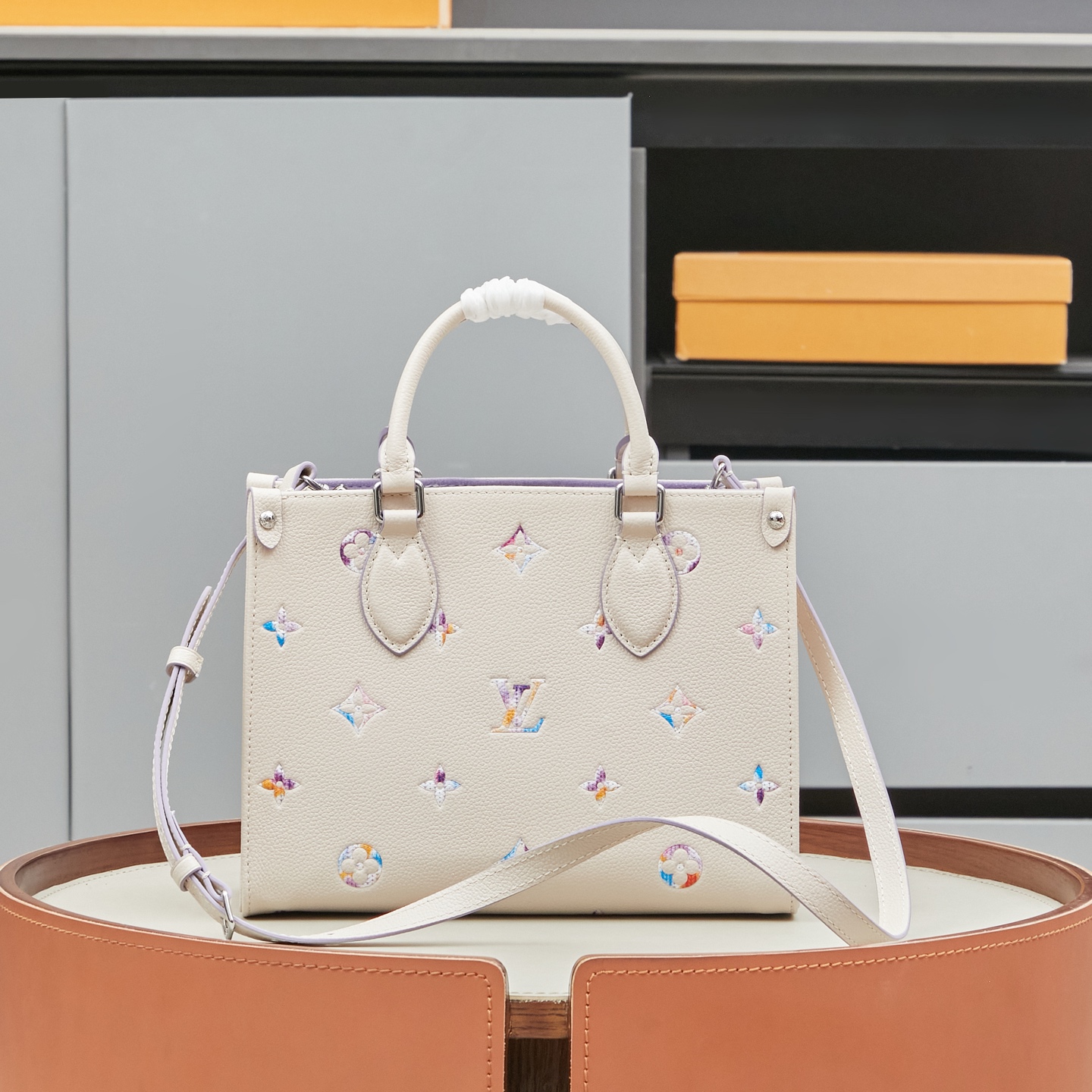 Louis Vuitton OnTheGo Small Handbag M29976 - Image 2