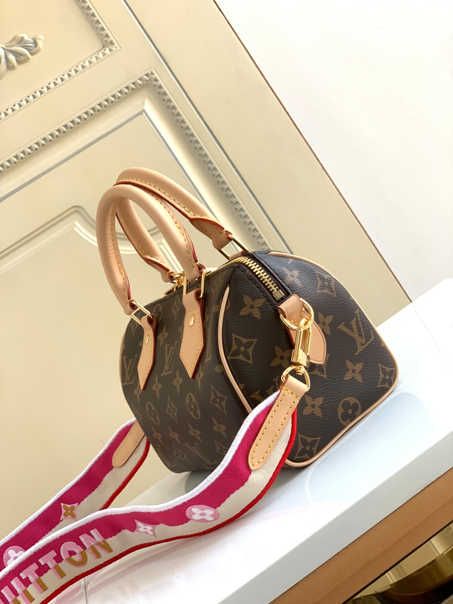Louis Vuitton Speedy 20 Handbag in Damier Ebene Canvas - Image 2
