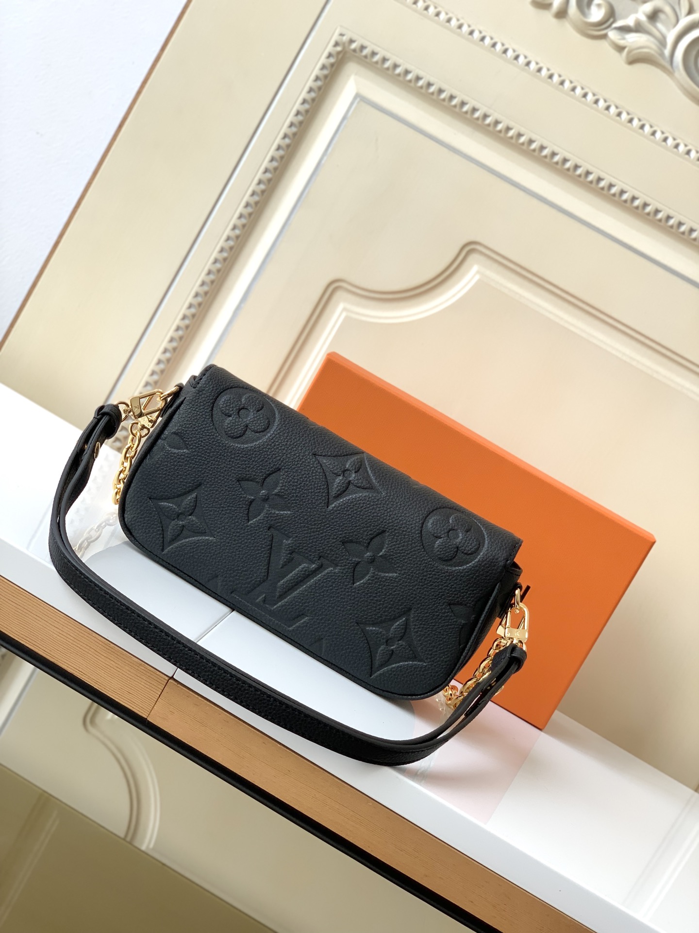 Louis Vuitton Wallet On Chain Monogram Canvas Crossbody Bag M82154 / M82211 - Image 2