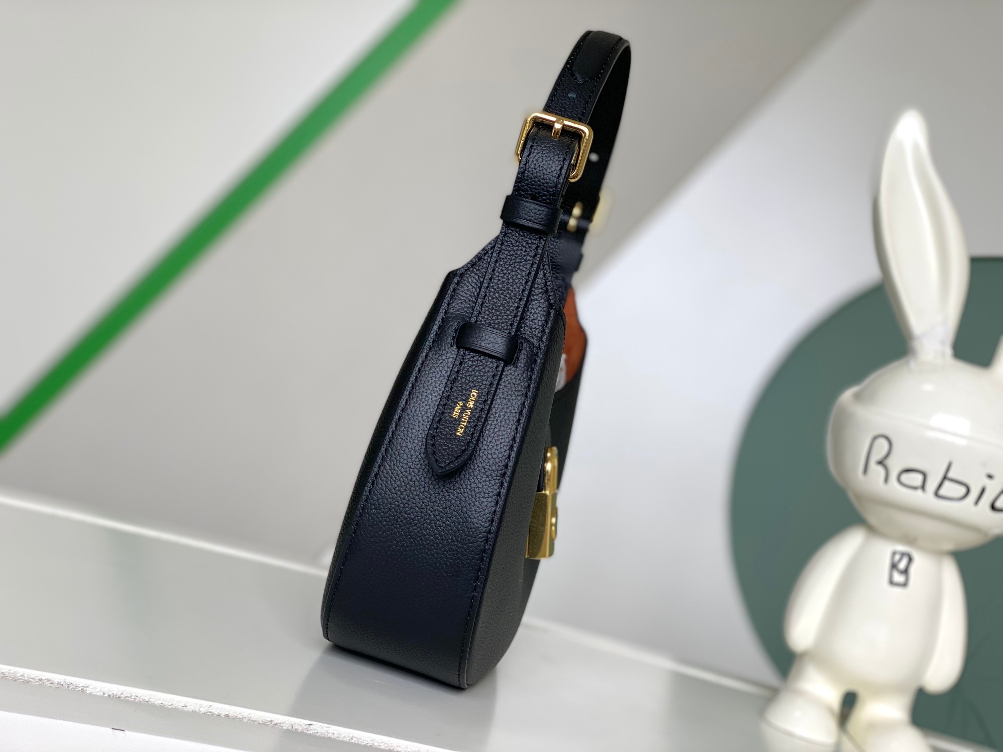 Louis Vuitton Leather Underarm Bag - Image 2