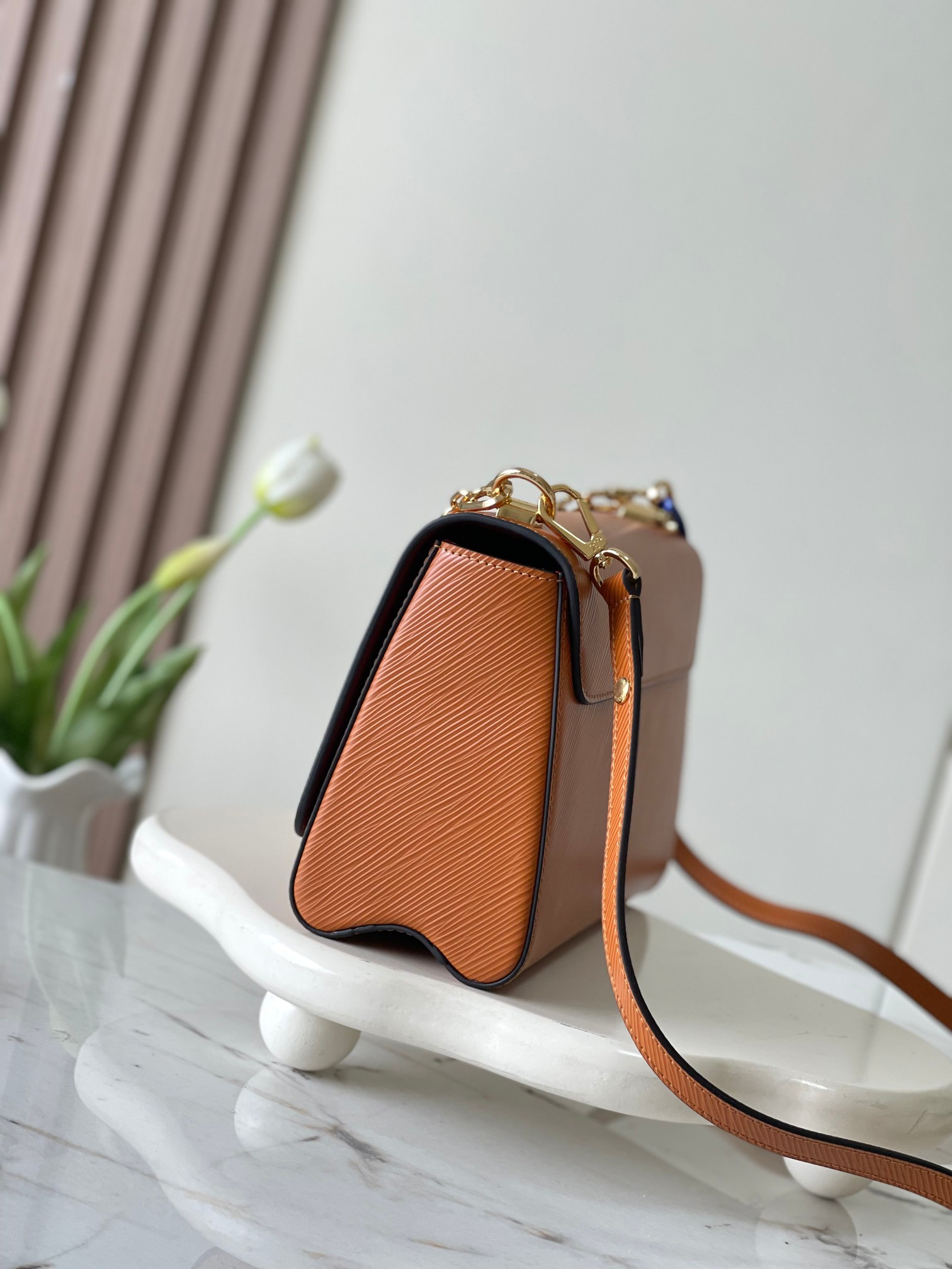 Louis Vuitton Twist Medium Handbag - Image 2