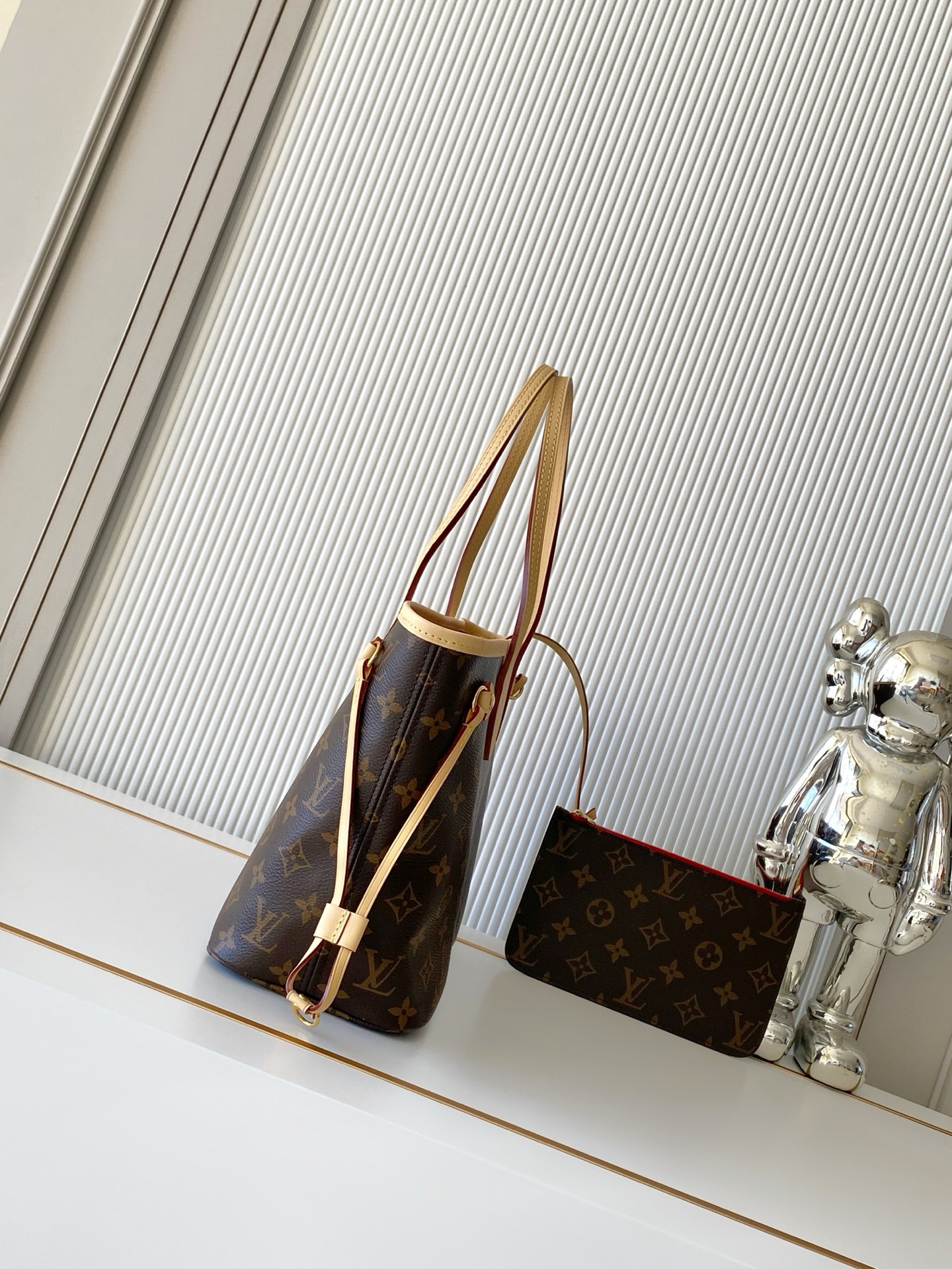 Louis Vuitton Neverfull Small Tote Bag in Damier Ebene Canvas - Image 2