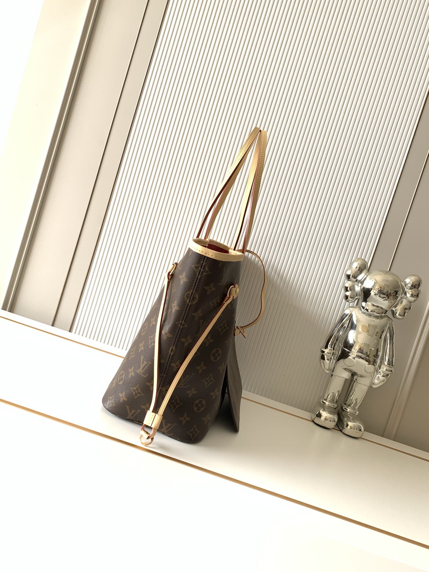 Louis Vuitton Neverfull Medium Tote Bag - Image 2