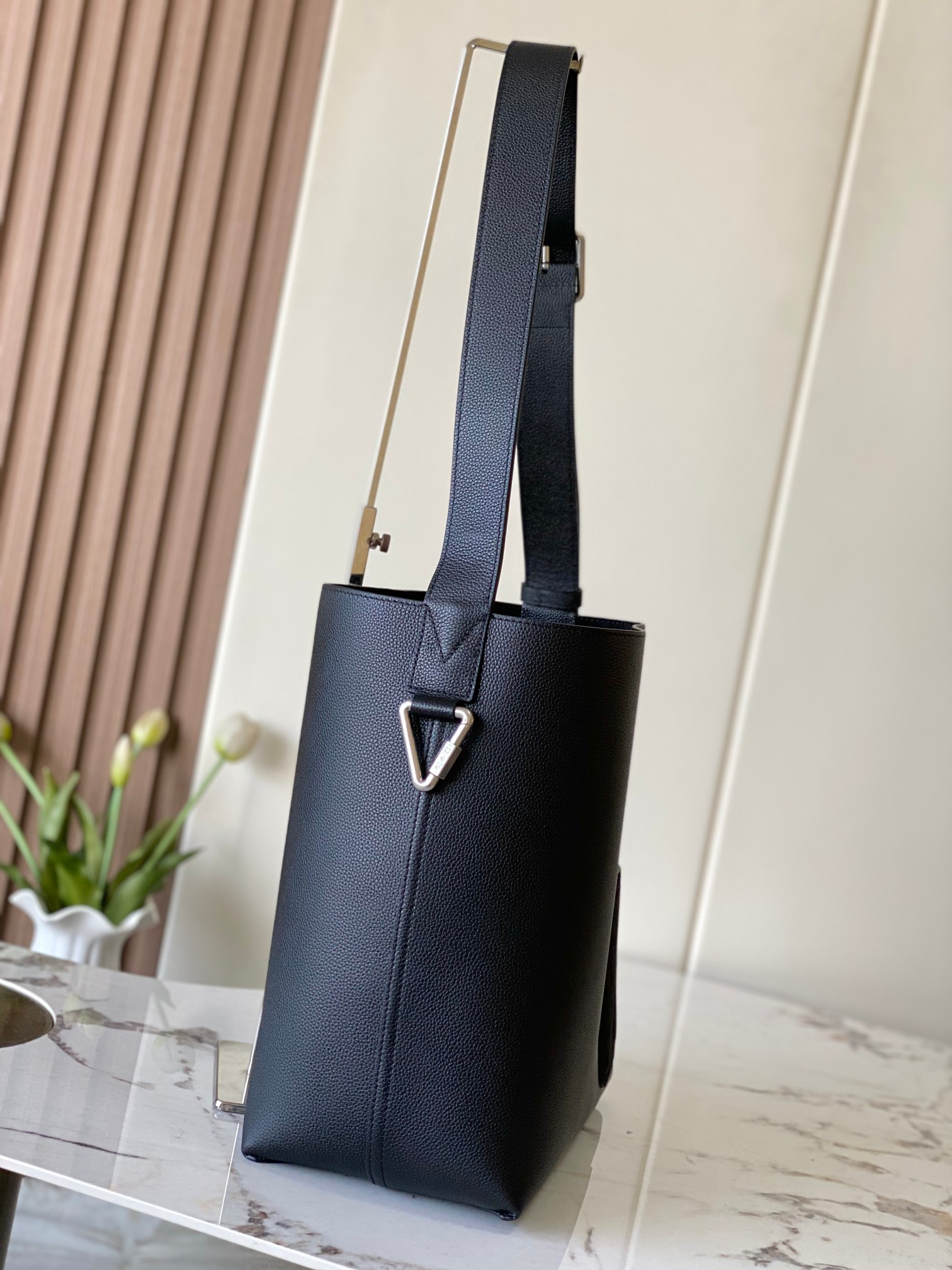 Louis Vuitton Verso Hobo Bag - Image 2