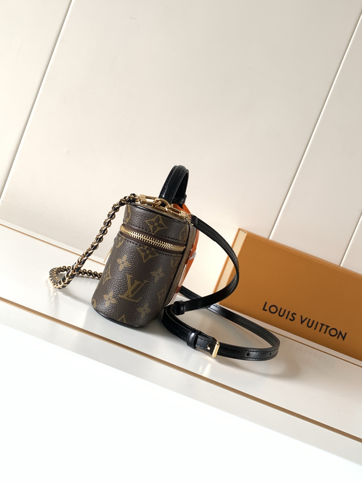 Louis Vuitton Vanity Chain Pouch M47125 - Image 2