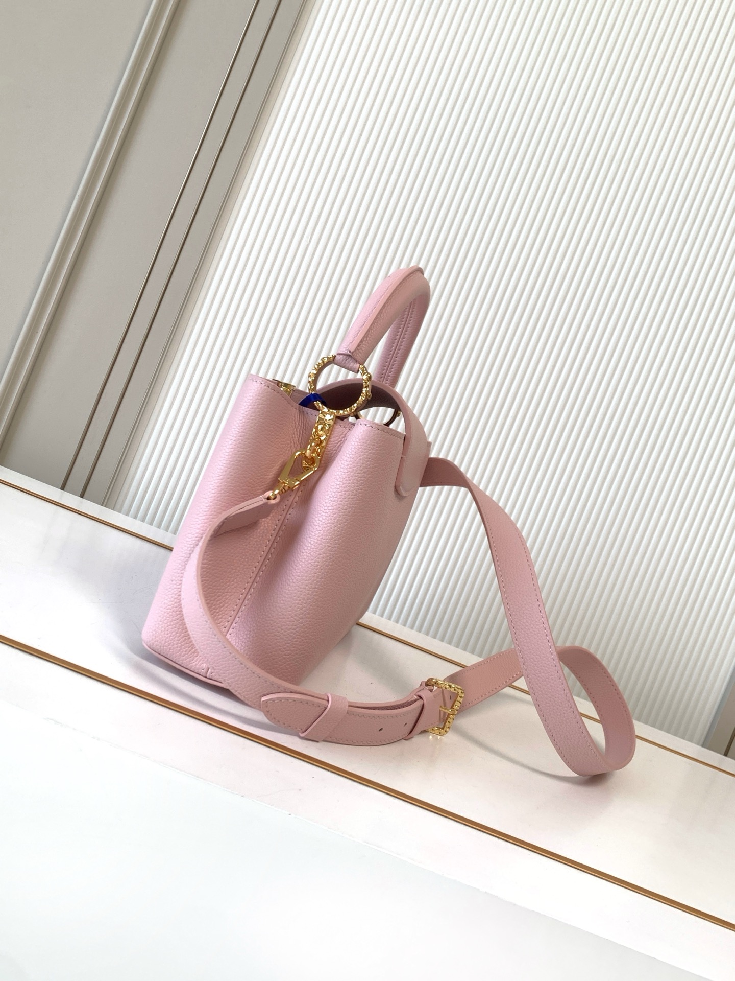 Louis Vuitton Capucines East West Medium Handbag - Image 2