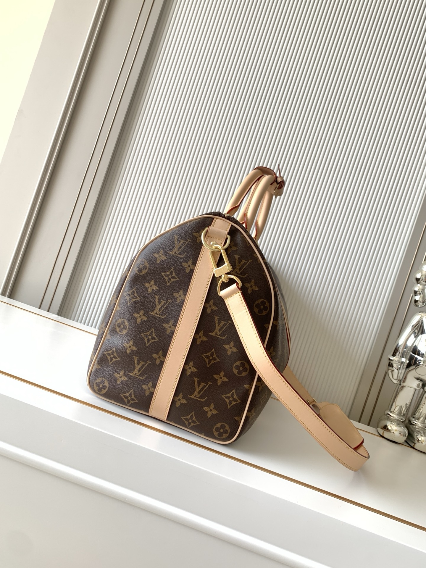 Louis Vuitton Keepall Bandoulière 55 Travel Bag - Image 2