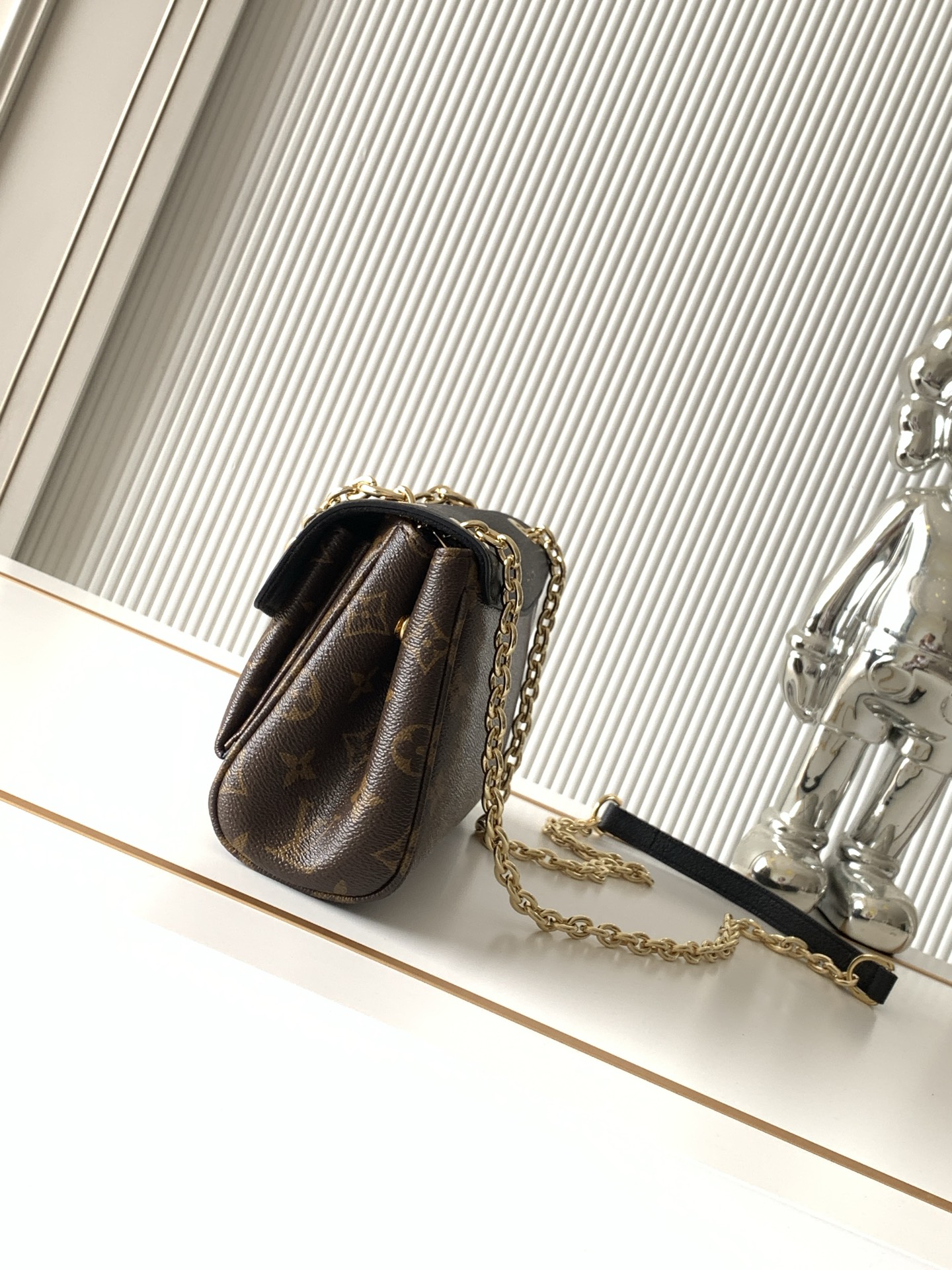 Louis Vuitton Saint-Germain BB Handbag - Image 2