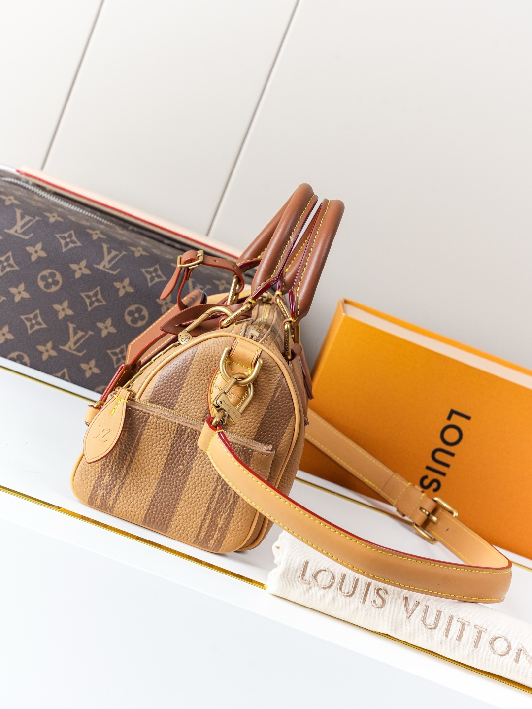 Speedy Bandoulière 20 Handbag in Brown Monogram Leather - Image 2