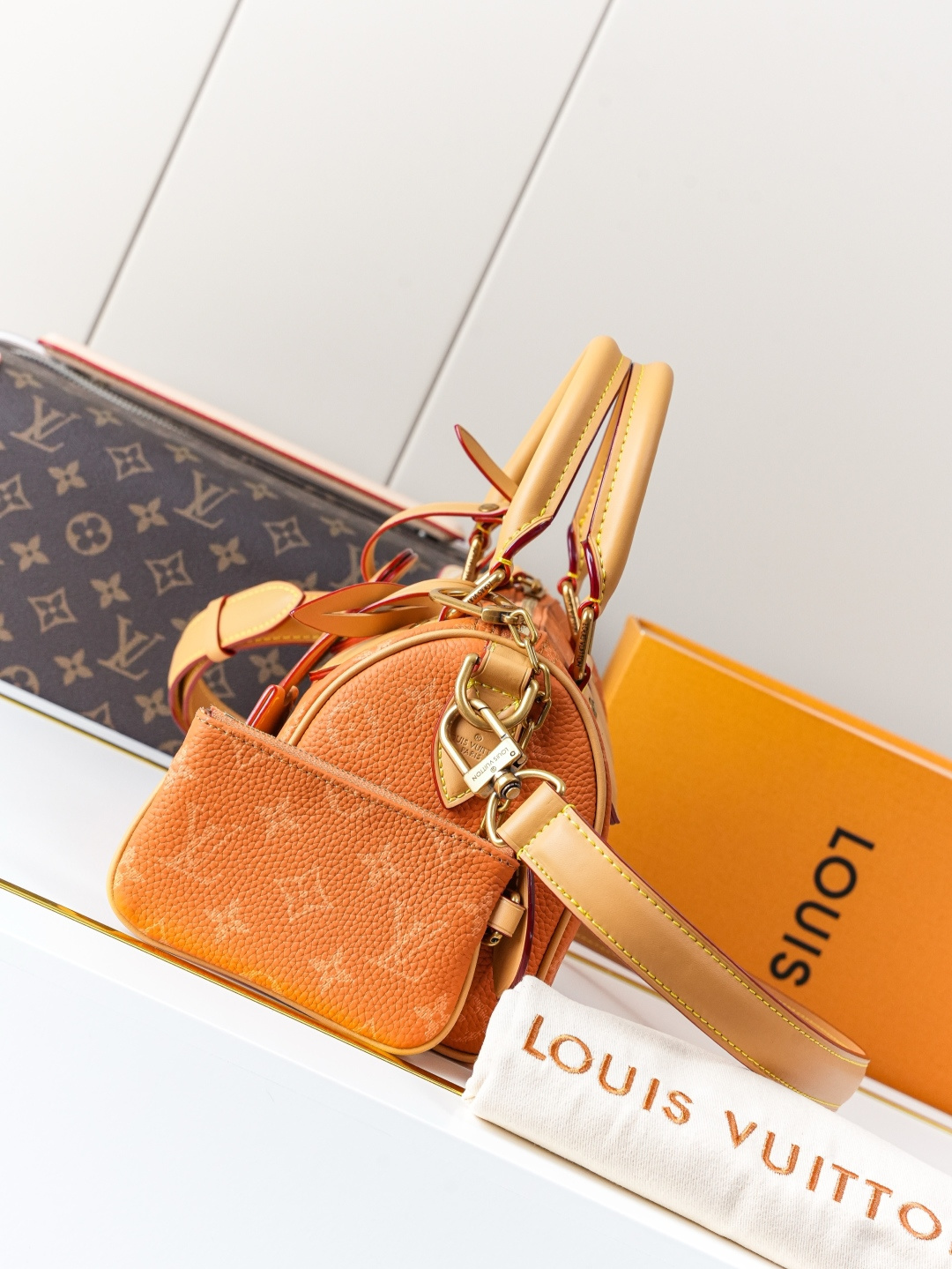 Louis Vuitton Speedy Bandoulière 20 Bag in Orange - Image 2