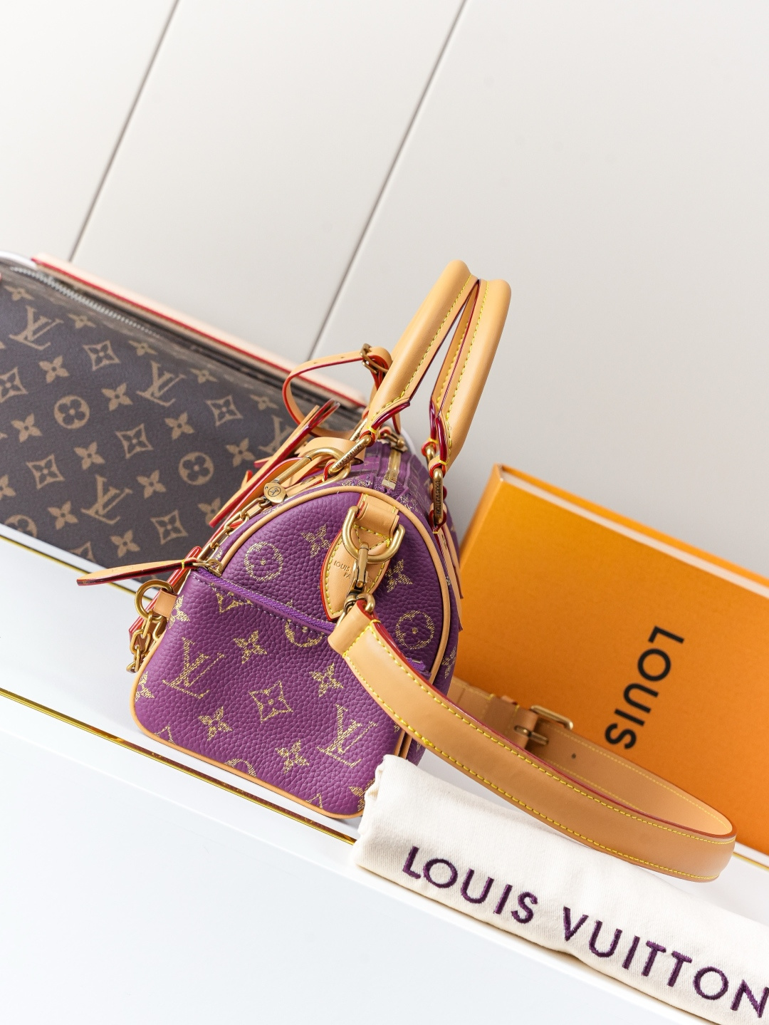 Speedy Bandoulière 20 Handbag - Image 2