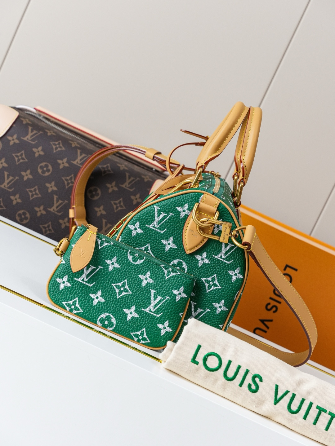 Speedy Bandoulière 25 Monogram Leather Handbag - Image 2
