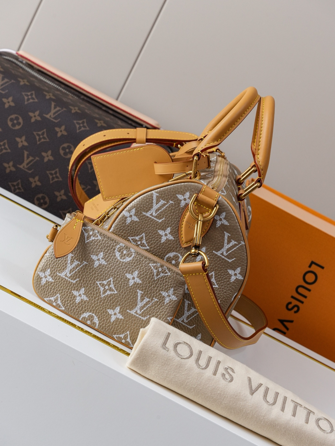 Speedy Bandoulière 25 Monogram Leather Handbag - Image 2