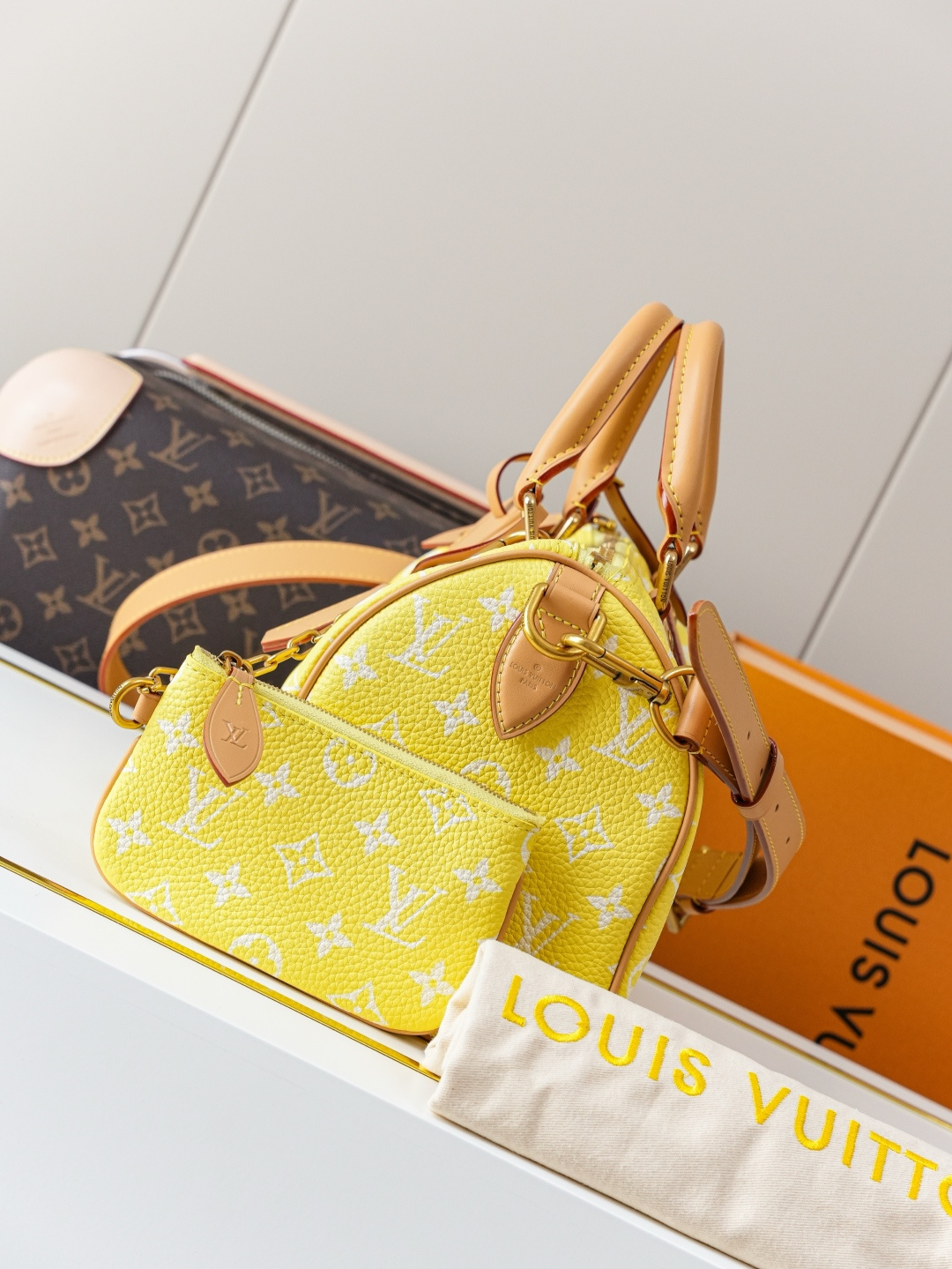 Speedy Bandoulière 25 Monogram Leather Handbag - Image 2
