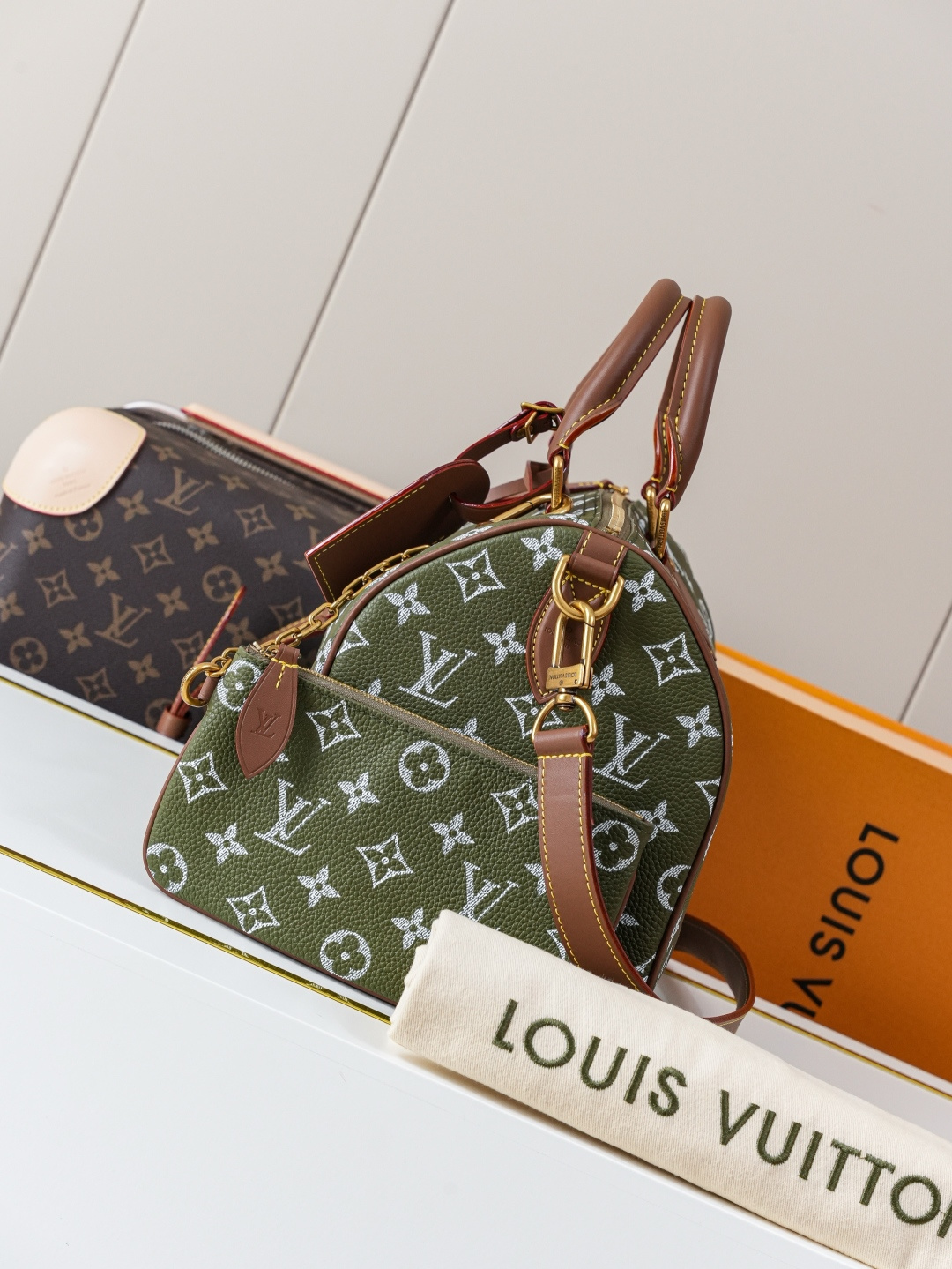 Louis Vuitton Speedy Bandouliere 30 Monogram Leather Handbag - Image 2