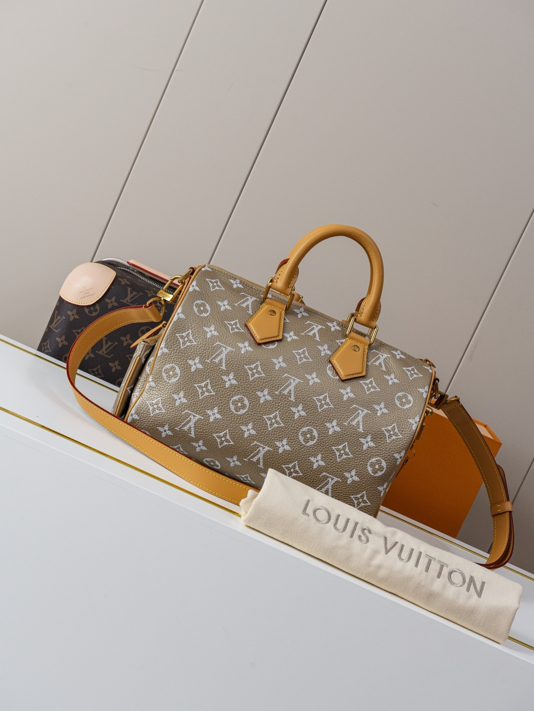 Louis Vuitton Speedy Bandoulière 30 Monogram Handbag - Image 2