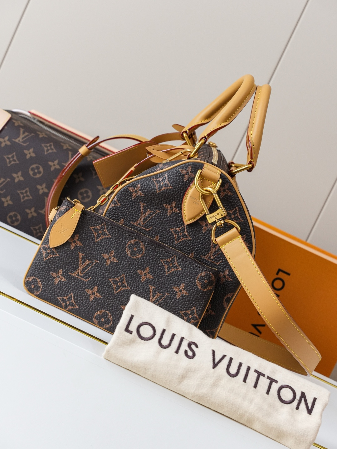 Louis Vuitton Speedy Bandoulière 30 Monogram Handbag - Image 2