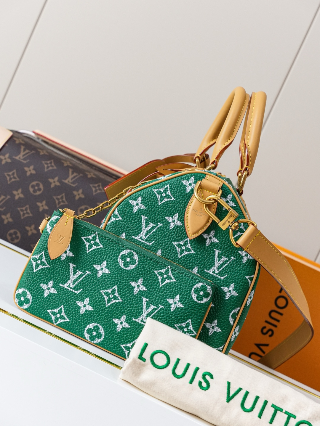 Louis Vuitton Speedy Bandouliere 30 Monogram Leather Handbag - Image 2