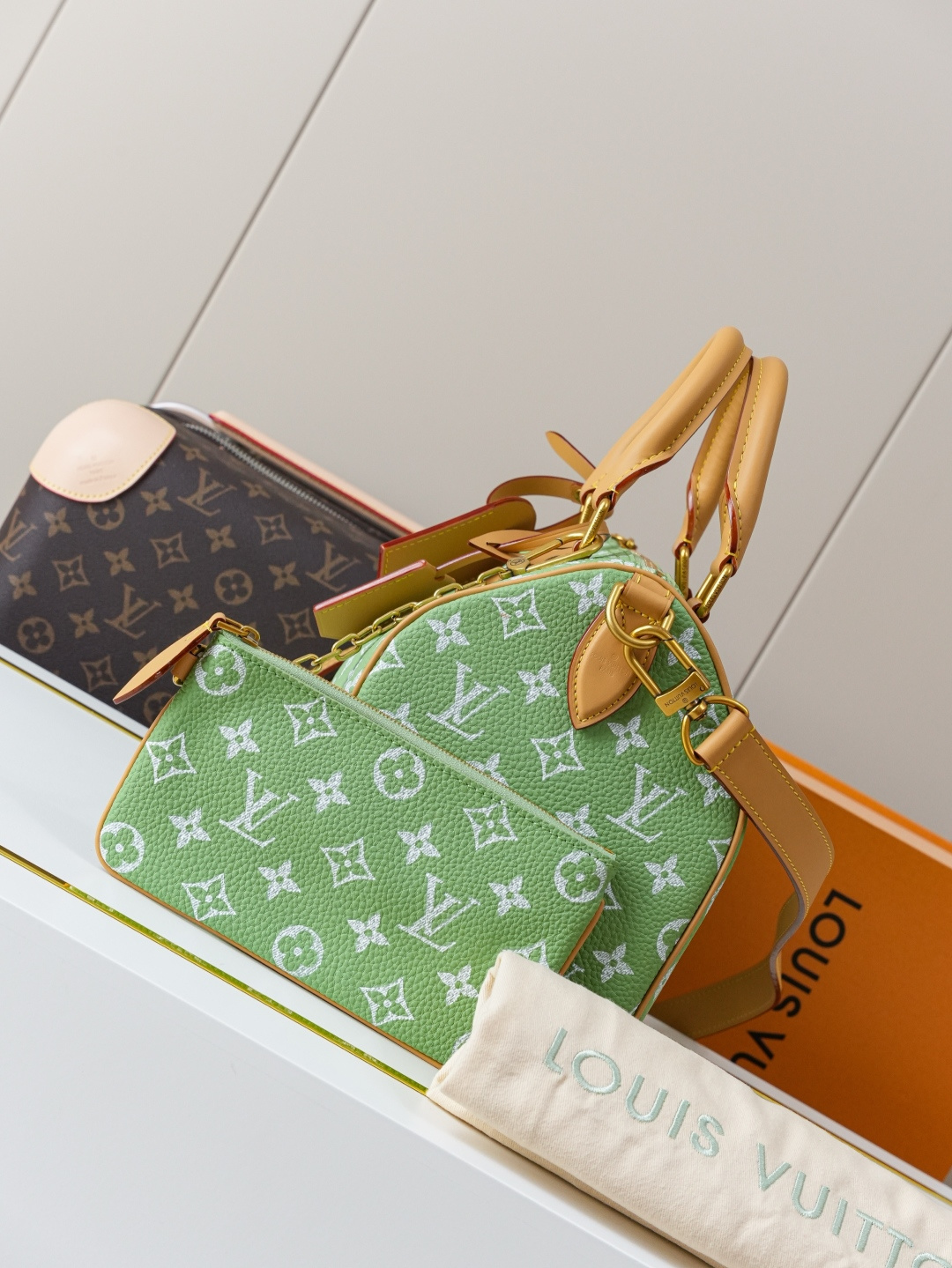 Louis Vuitton Speedy Bandouliere 30 Handbag - Grass Green - Image 2