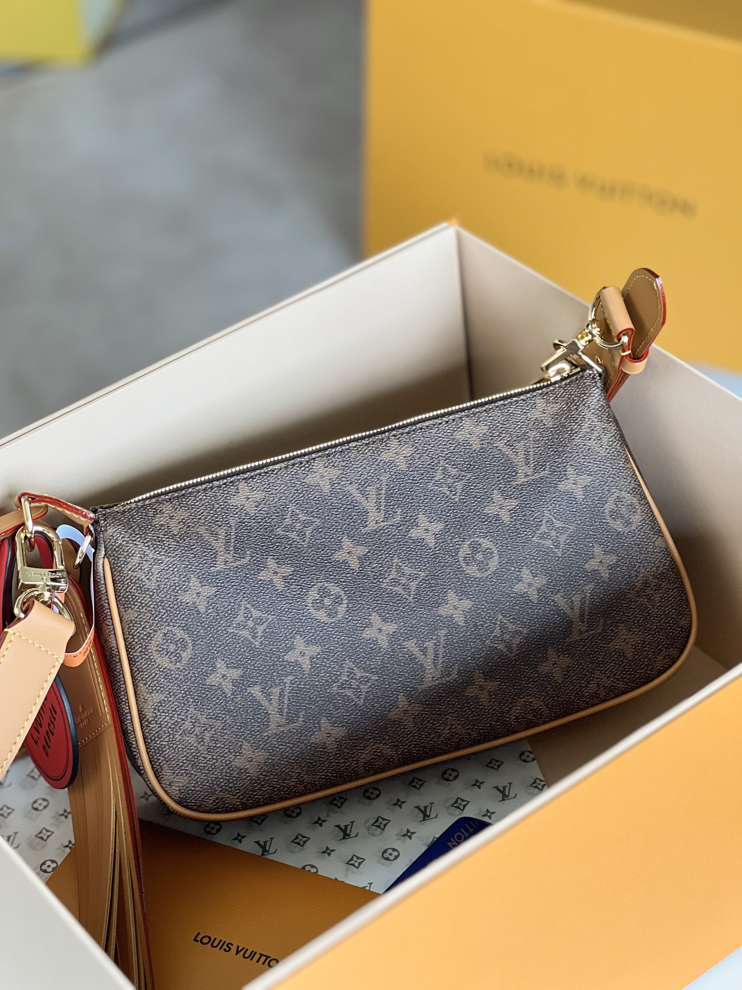 Louis Vuitton Pochette Accessoire XL M11623 - Image 2