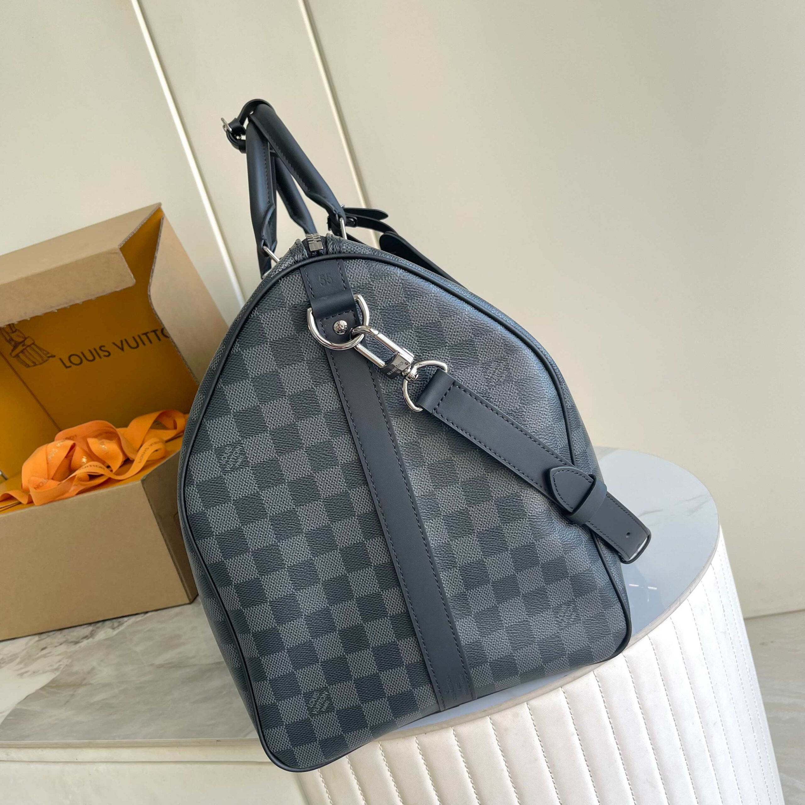 Louis Vuitton Keepall Bandoulière 55 Travel Bag in Monogram Eclipse Canvas - Image 2