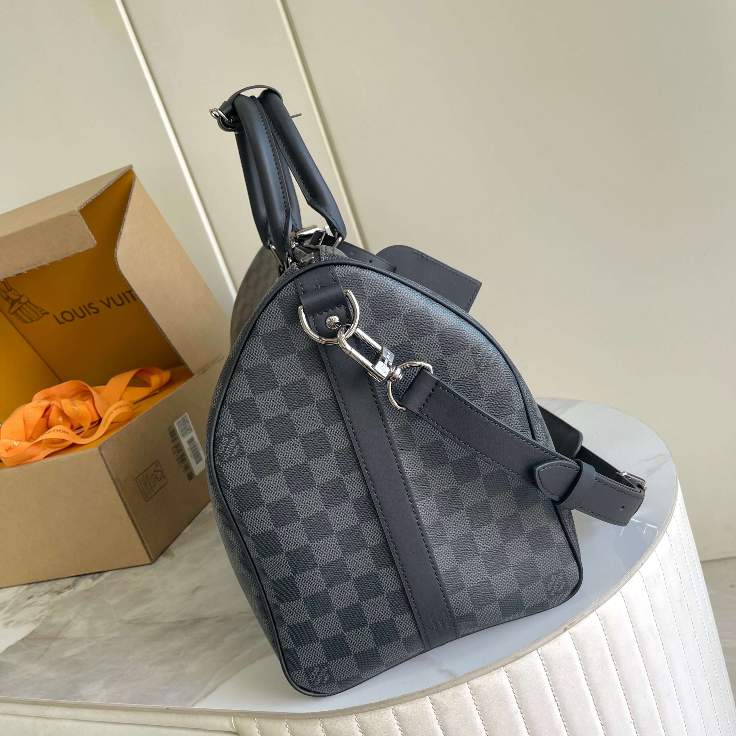 Louis Vuitton Keepall Bandoulière 45 Travel Bag in Monogram Eclipse Canvas - Image 2