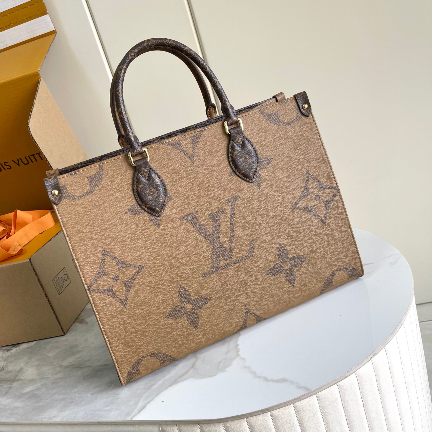 Louis Vuitton Onthego MM Monogram Tote Bag M45321 - Image 2