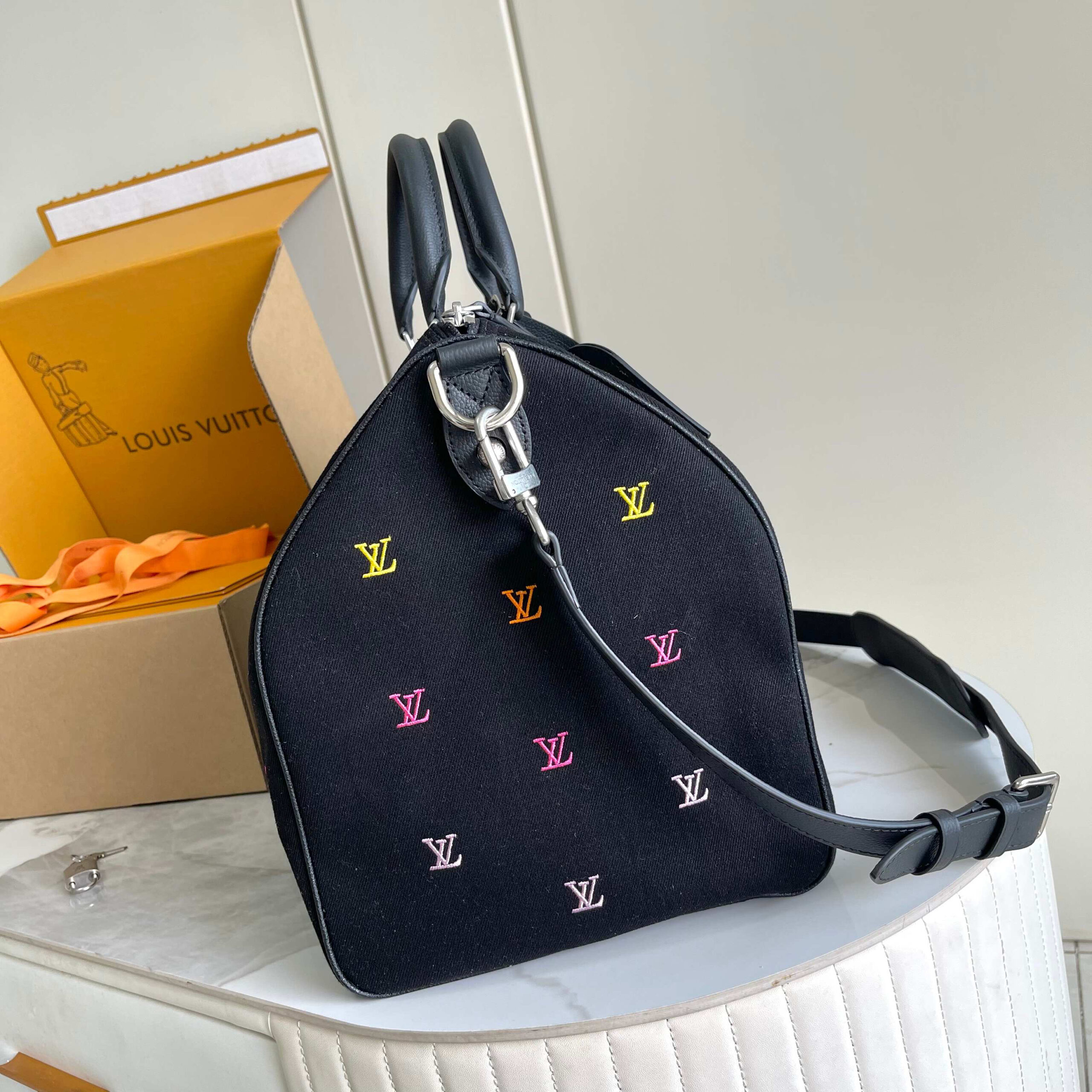 Louis Vuitton Speedy 40 Bandoulière Blason Denim Bag - Image 2