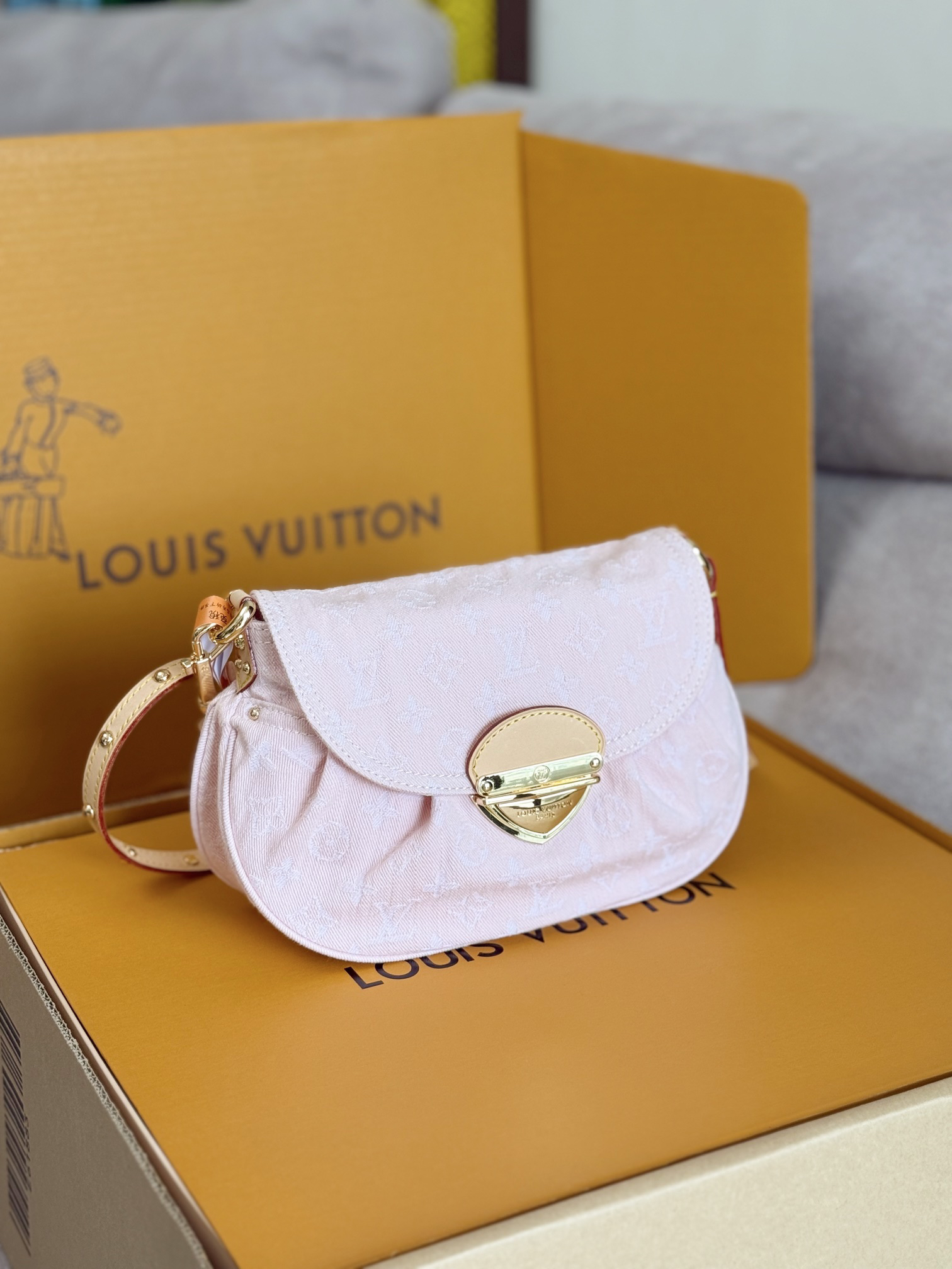 Louis Vuitton Sunset Crossbody Bag in Pink Monogram Denim - Image 2