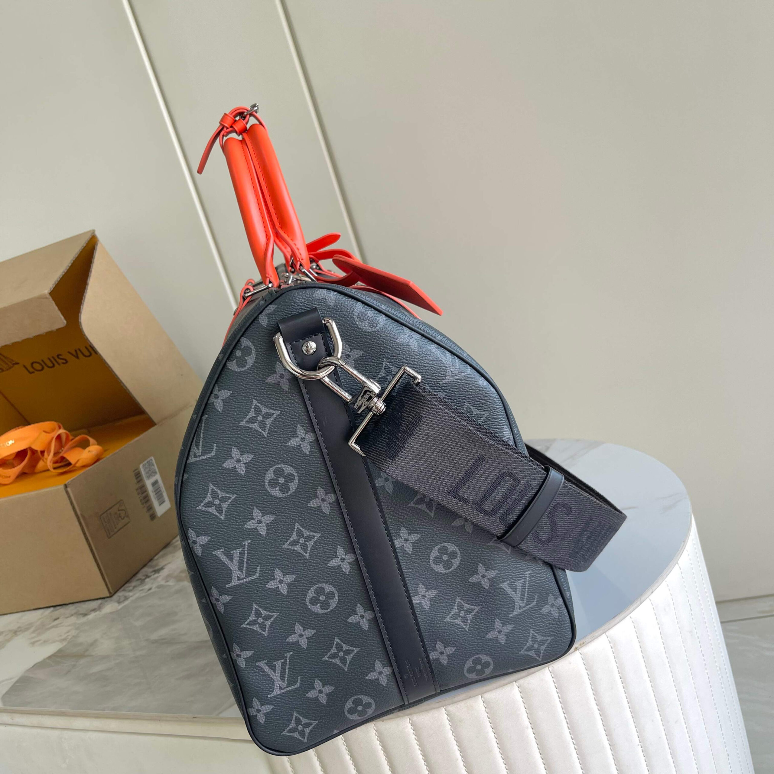 Louis Vuitton Keepall Bandoulière 50 Travel Bag in Monogram Eclipse Canvas - Image 2