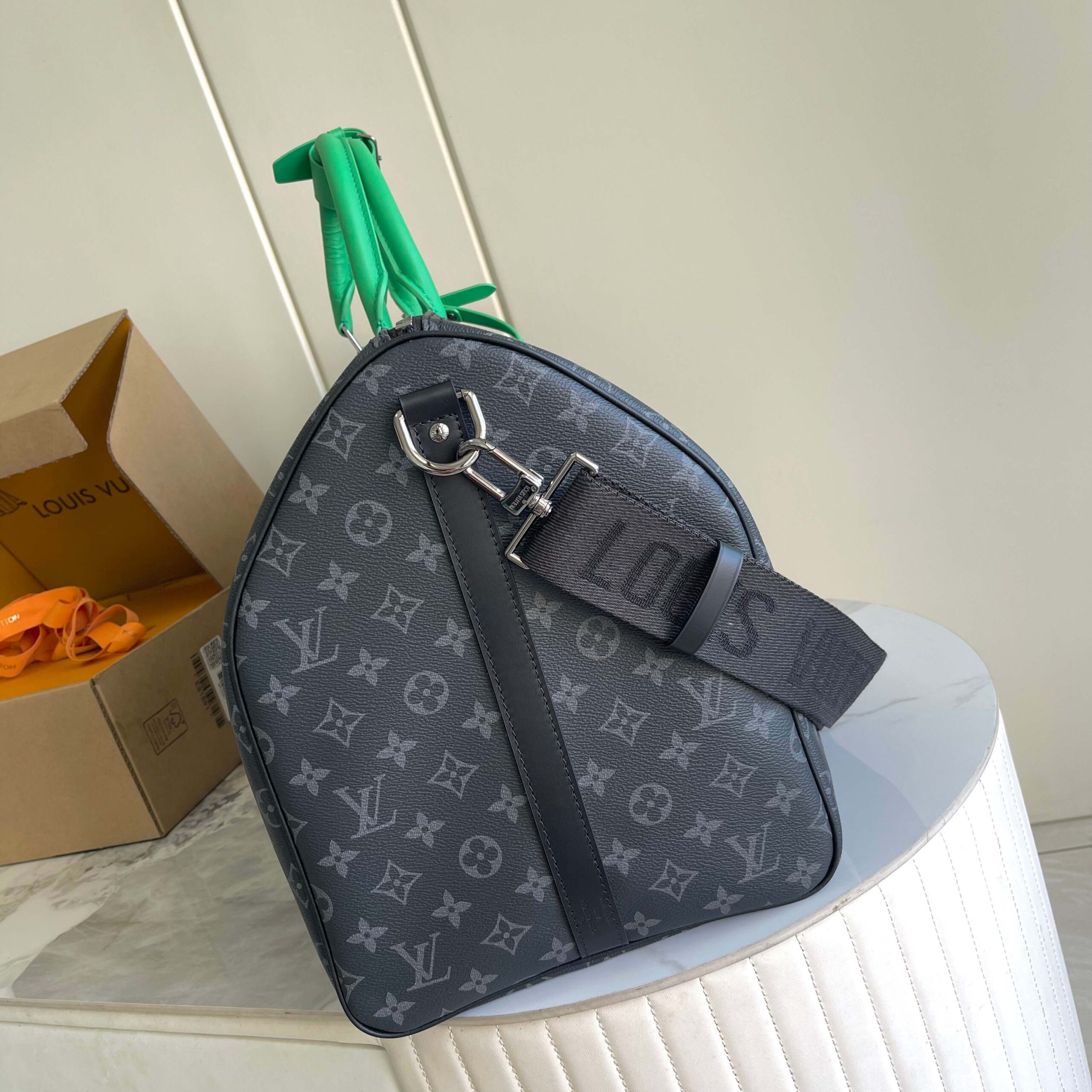Louis Vuitton Keepall Bandoulière 55 Travel Bag in Monogram Eclipse Canvas - Image 2