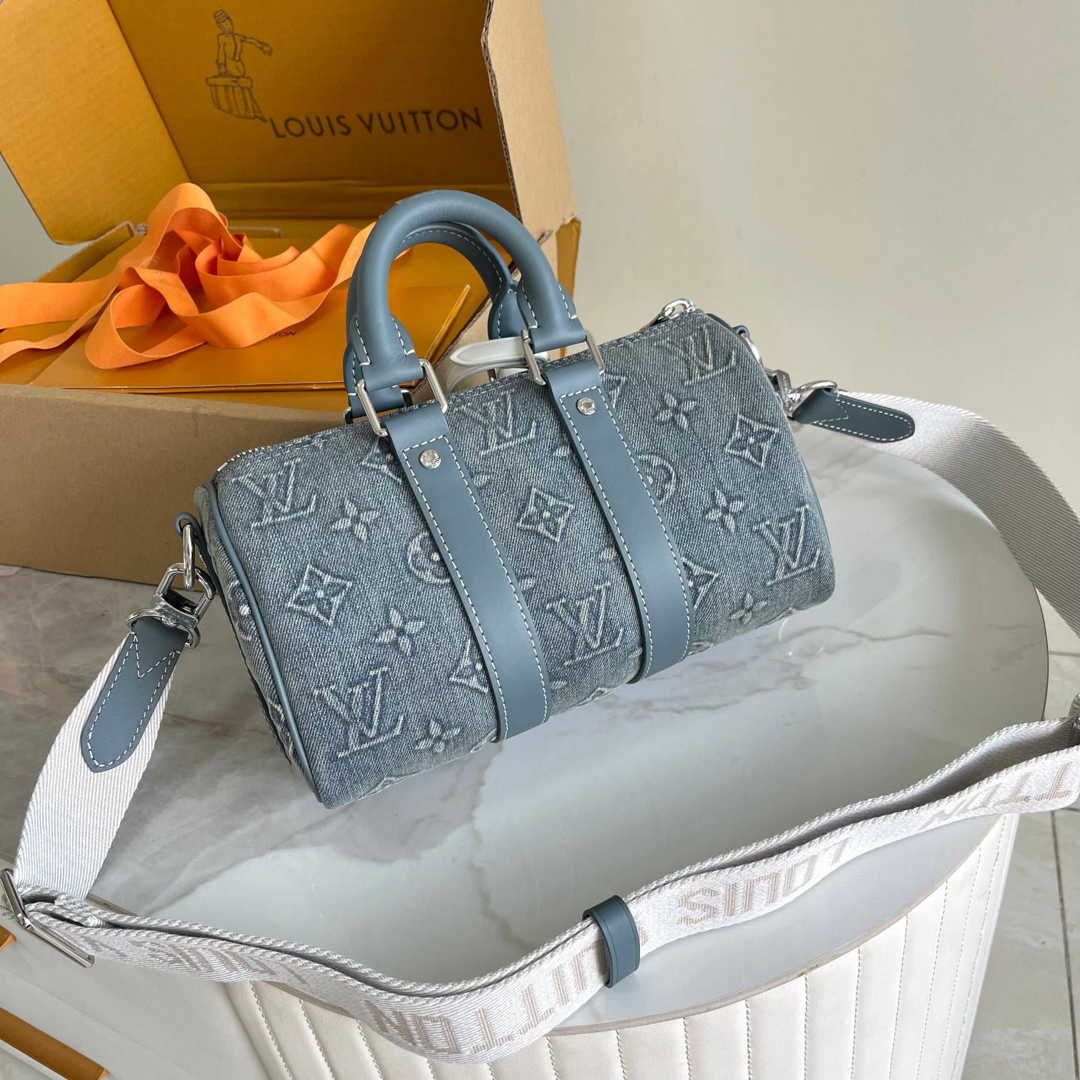 Louis Vuitton Keepall Bandoulière 25 Denim Travel Bag - Image 2