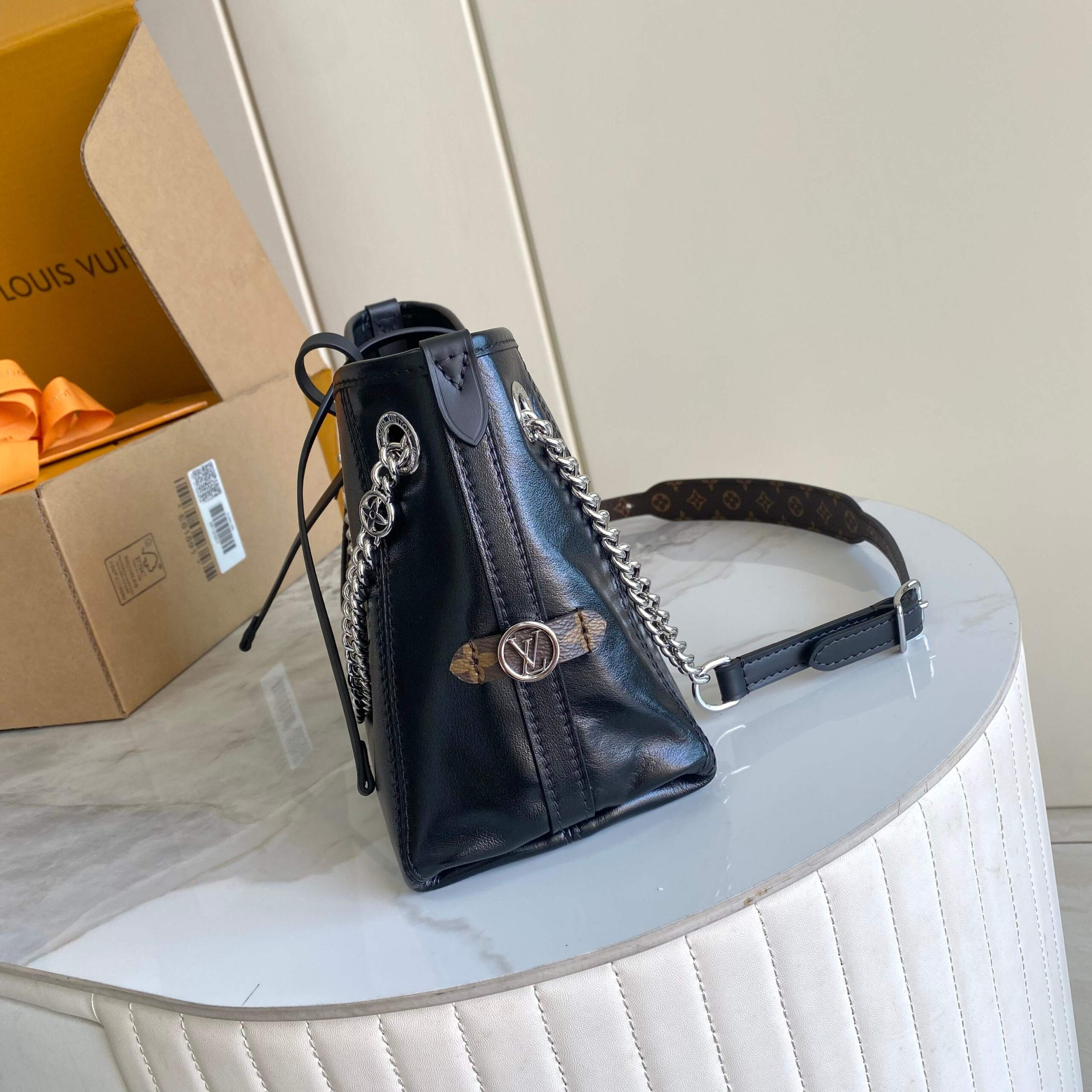 Louis Vuitton CarryAll BB Monogram Leather Crossbody Bag - Image 2