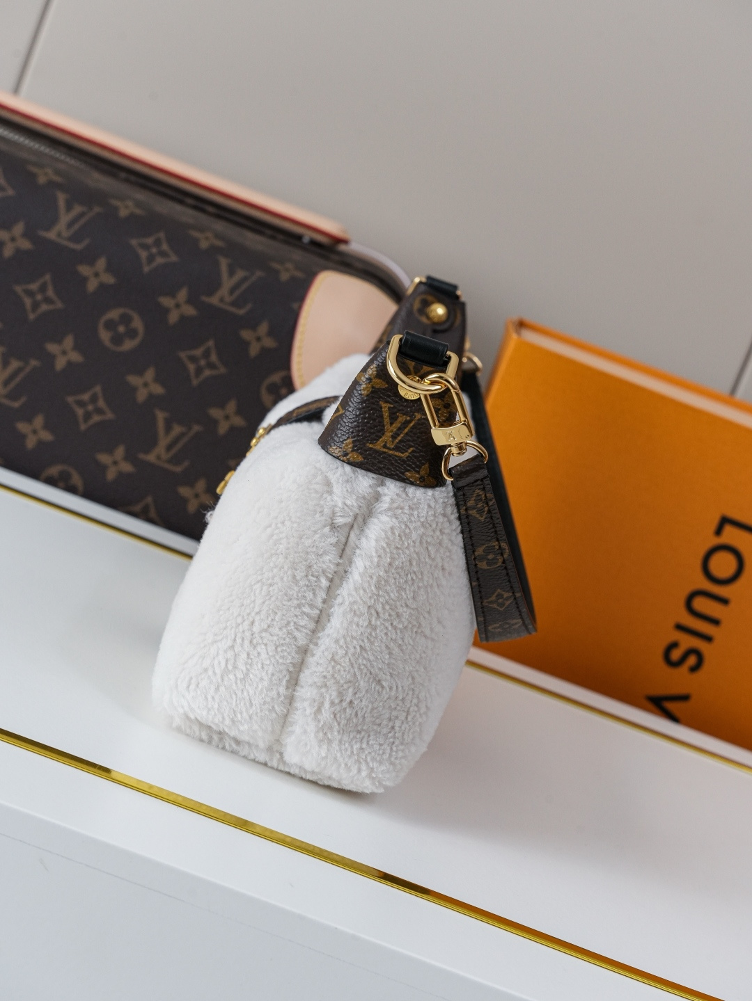 Louis Vuitton LV Ski Pochette Mia Wool Handbag - Image 2