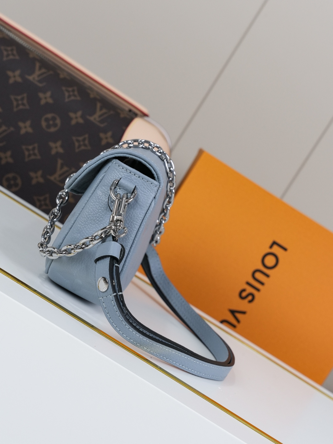 Louis Vuitton Wallet on Chain Ivy in Light Blue Monogram Empreinte Leather - Image 2