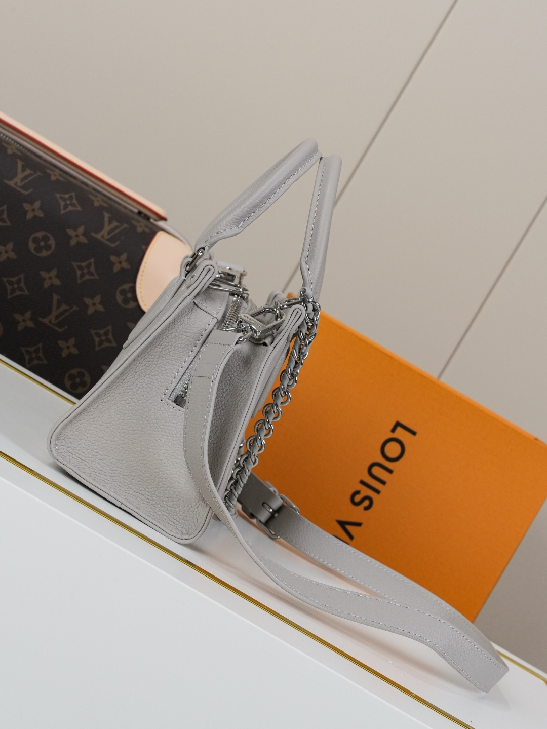 Louis Vuitton OnTheGo East West Bag in Monogram Empreinte Leather - Image 2