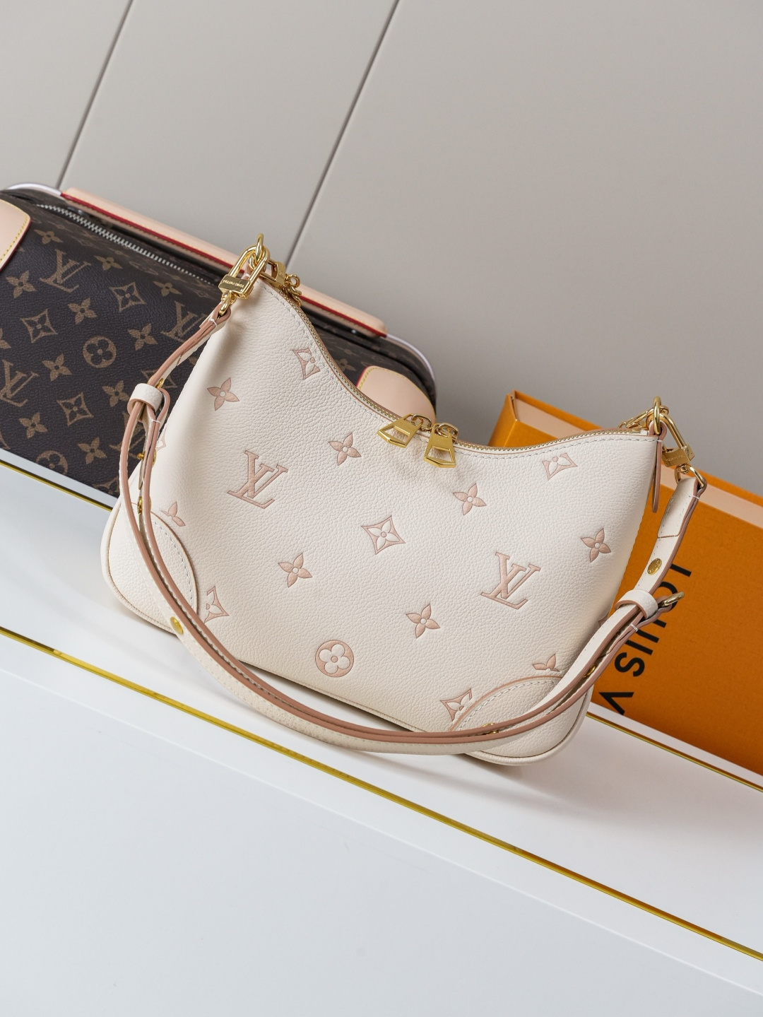 Louis Vuitton Boulogne M14634 Monogram Empreinte Leather Shoulder Bag - Cream - Image 2