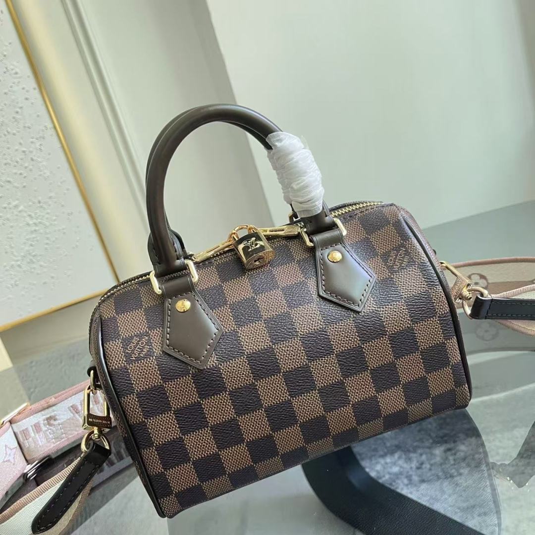 Louis Vuitton Speedy Bandoulière 20 Crossbody Bag in Monogram Canvas - Image 2