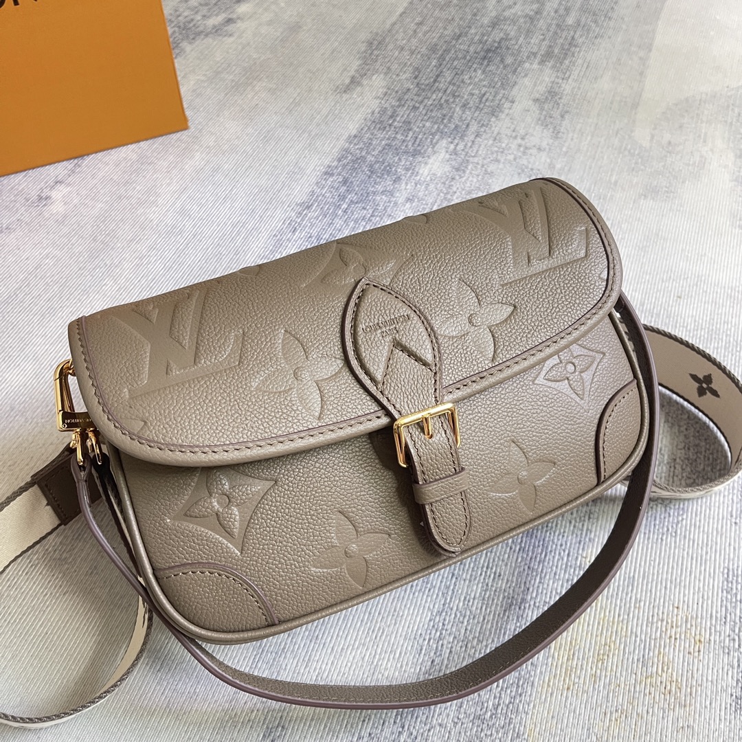 Louis Vuitton Diane Handbag in Smoke Gray-Green Monogram Empreinte Leather - Image 2