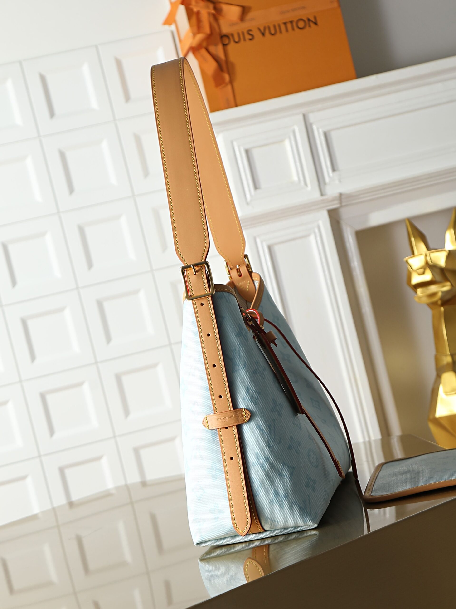 Louis Vuitton Carryall Small Handbag in Monogram Canvas - Image 2