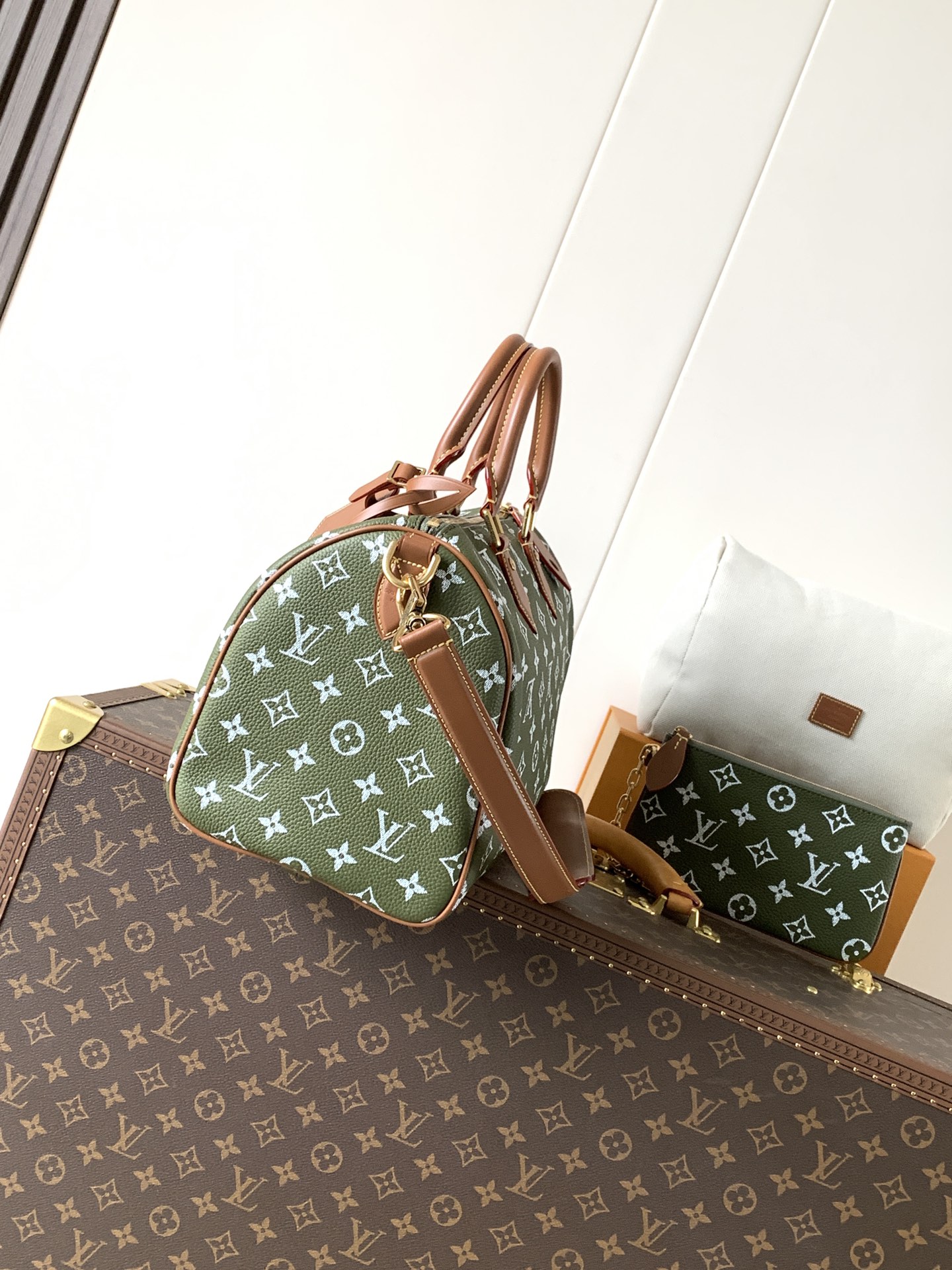 Louis Vuitton Speedy P9 Bandoulière 30 Monogram Leather Handbag - Image 2