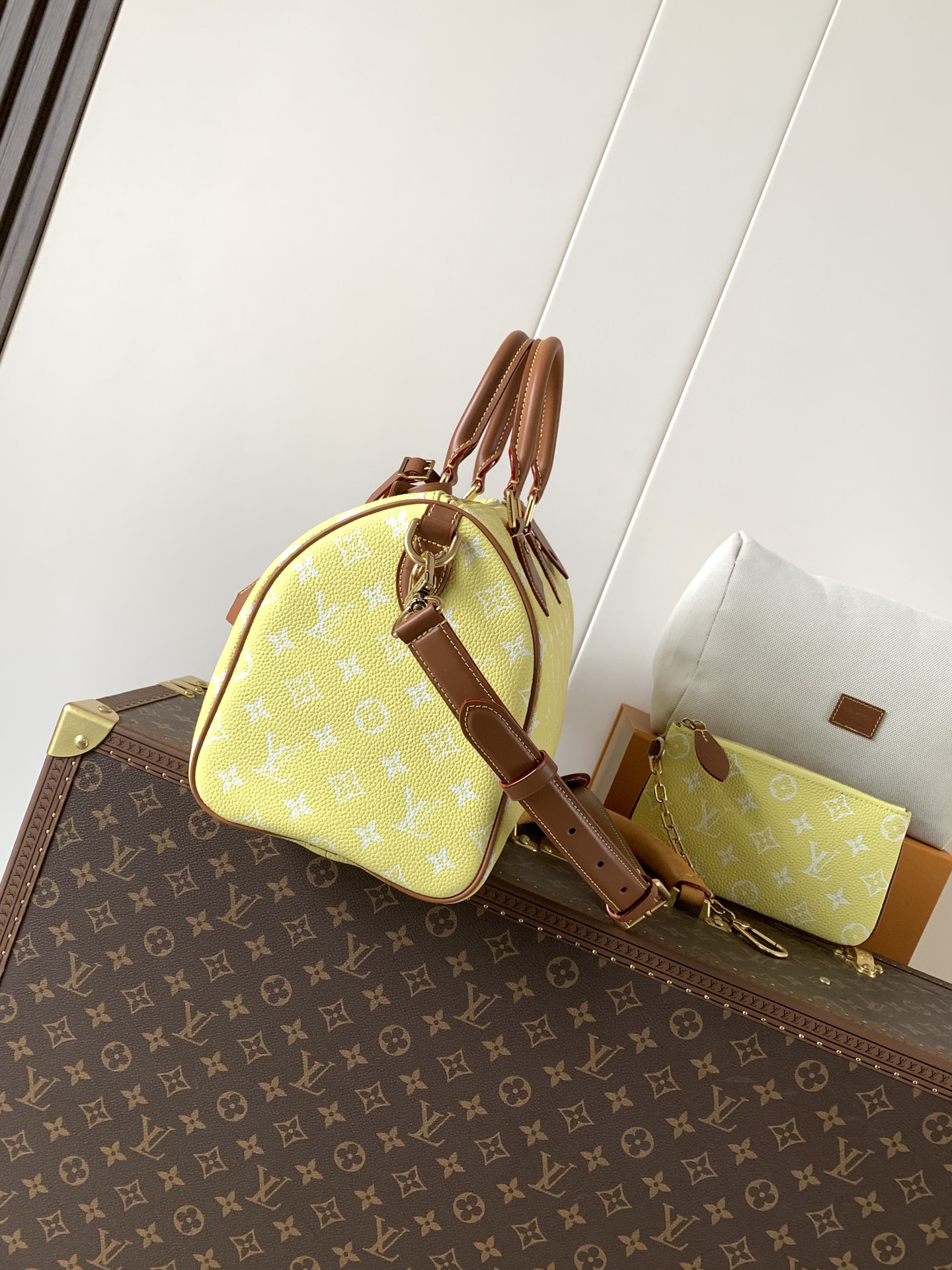 Louis Vuitton Speedy P9 Bandoulière 30 Monogram Leather Handbag - Image 2