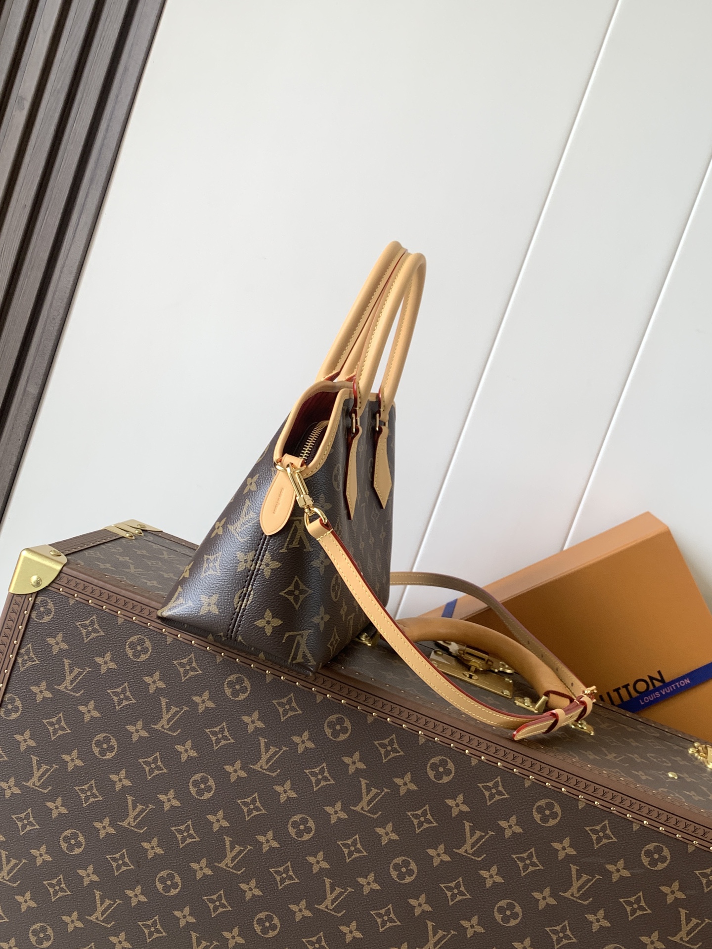 Louis Vuitton Ever More PM Monogram Canvas Handbag - Image 2